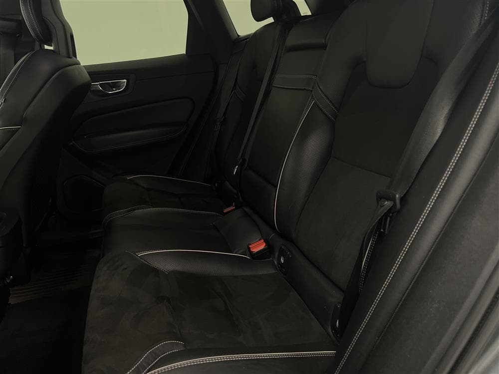 Volvo XC60 D4 AWD 190hk R-Design VOC Värmare 360° Navi Drag
