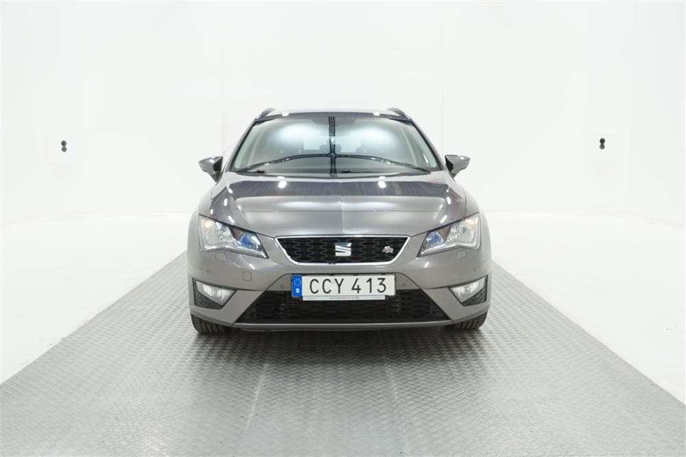 SEAT Leon ST 2.0 TDI 184hk FR Dragkrok P-sensor 0.48l/milexteriör