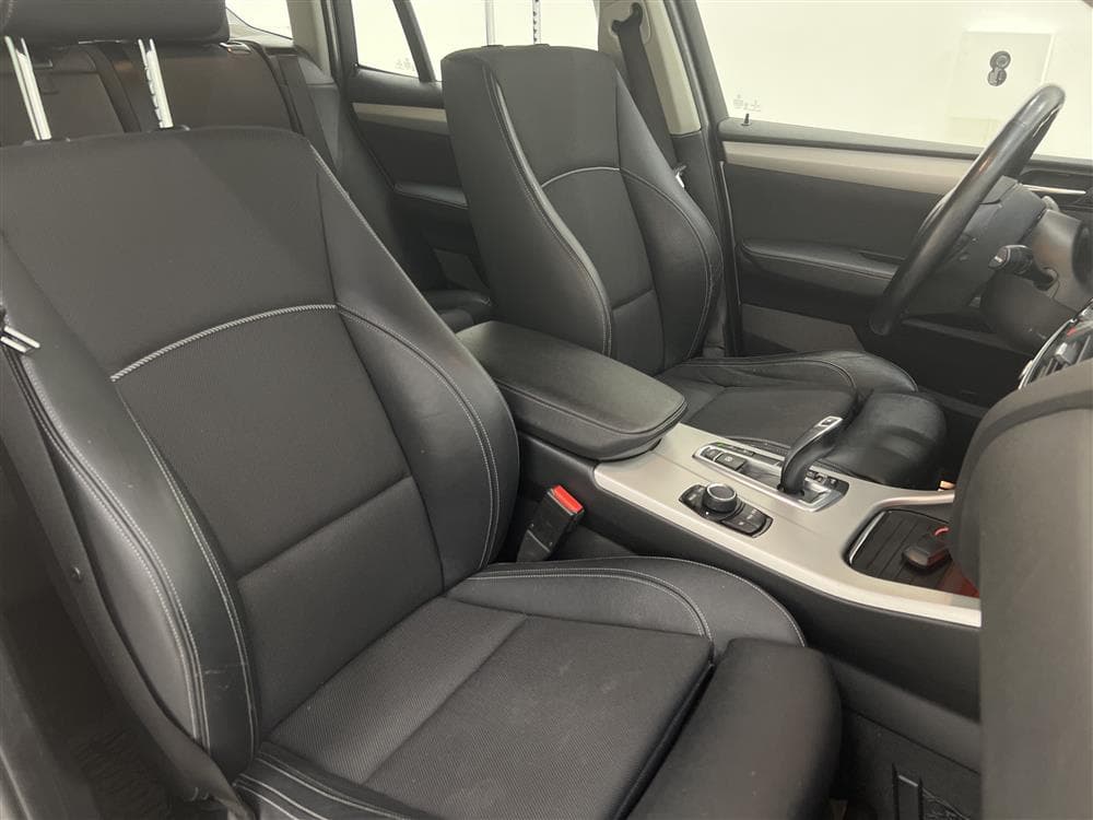 BMW X3 xDrive20d 190hk Drag Sportstolar Halvskinninteriör