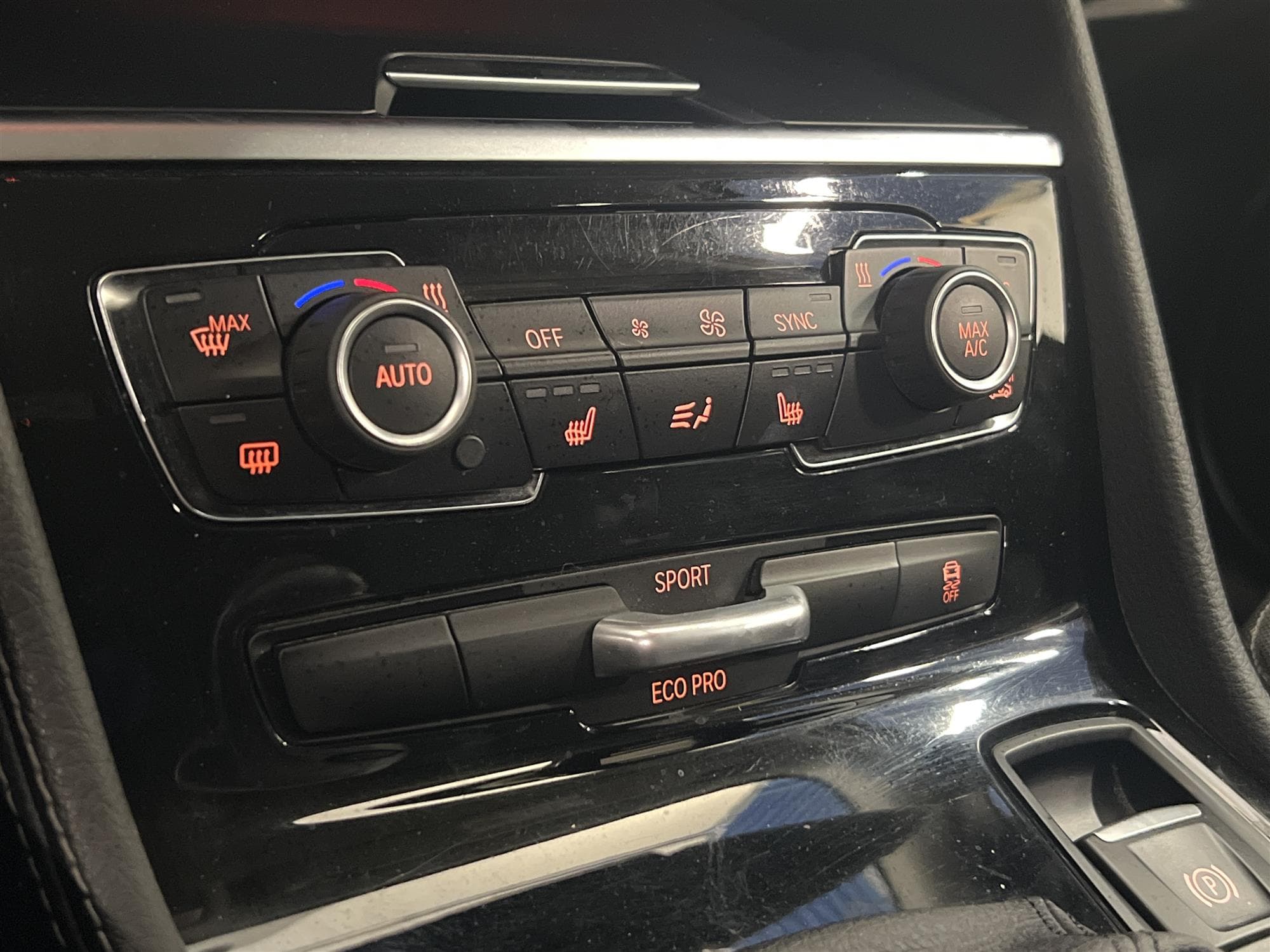 BMW 218d Active Tourer  Drag P-sensorer Rattvärme 0.41l/milinteriör