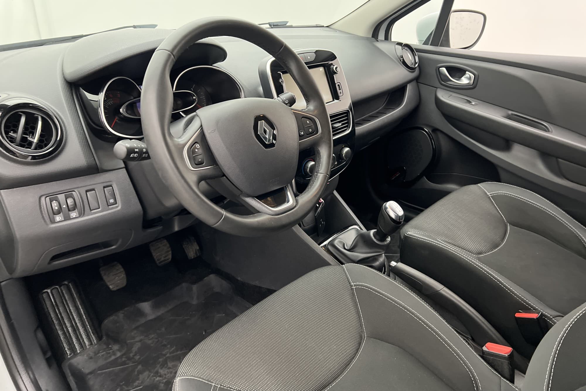 Renault Clio Sport Tourer 0.9 76hk Navigation Låg skatt
