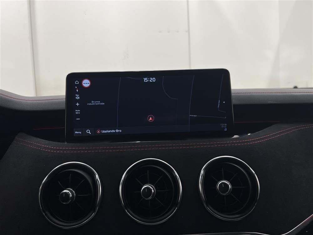 Kia Stinger GT 3.3 T-GDi AWD 370hk Pano H/K HUD 360° Naviinteriör