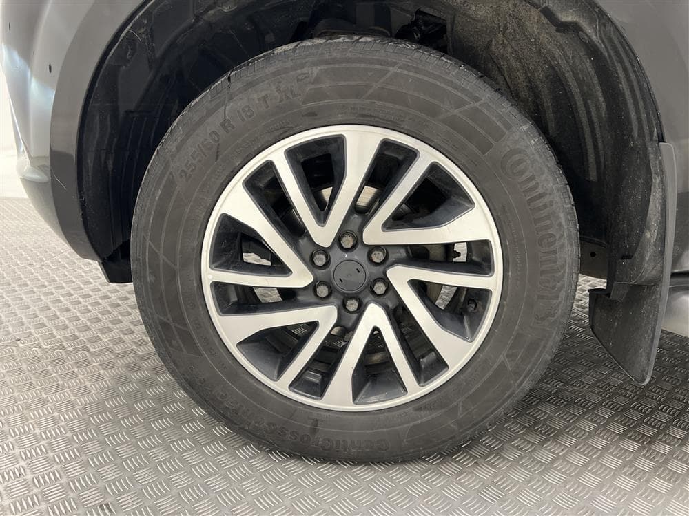 Nissan Navara 2.3dCi Automat Tekna 4x4 Eu6 Värmare Taklucka interiör