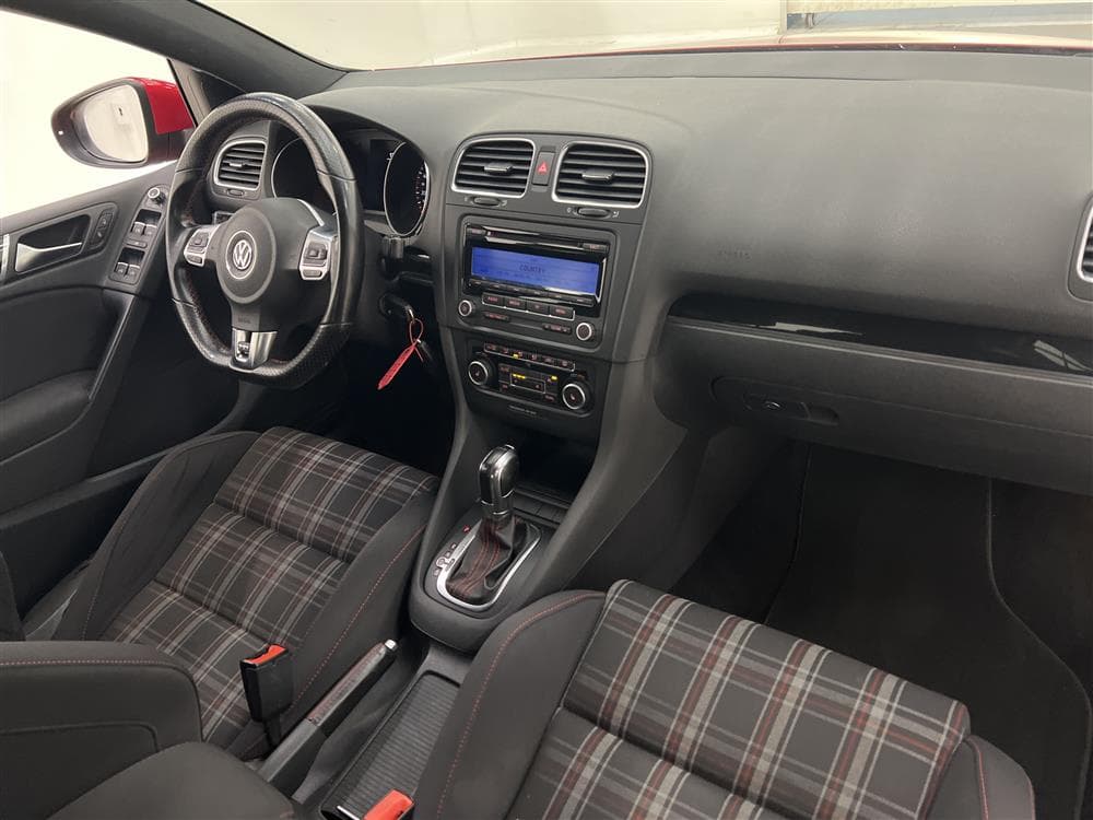 Volkswagen Golf GTI 211hk Välservad Nybesiktigad 0,74l/milinteriör