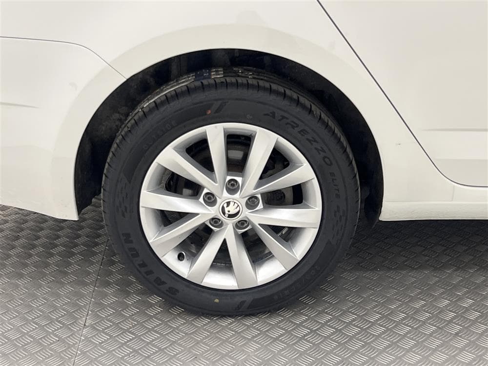Skoda Octavia 2.0 TDI 4x4 Värmare Kamera Drag 0,49l/mil