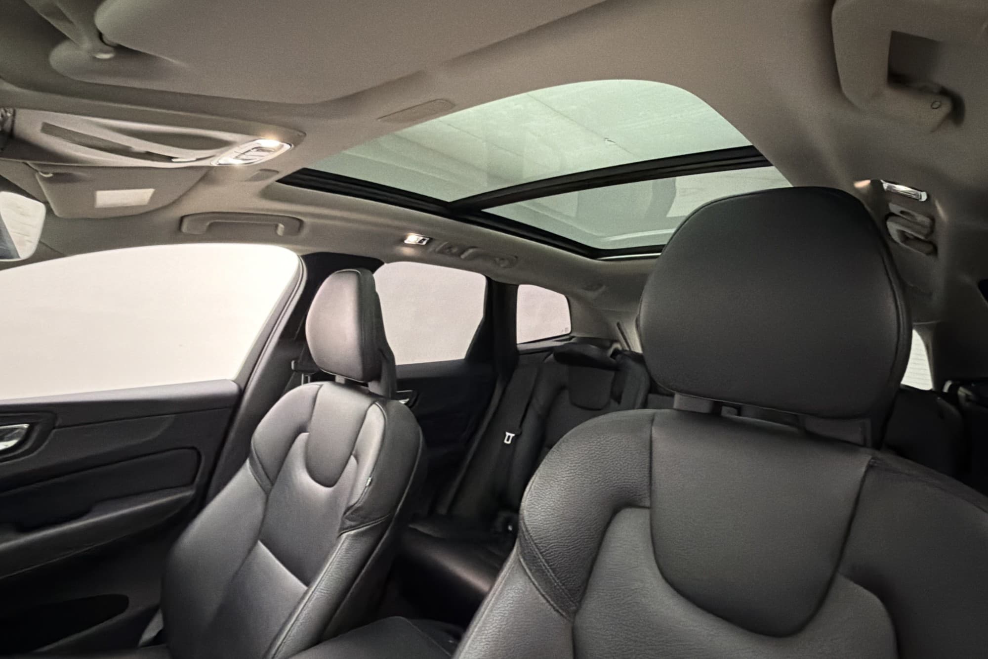 Volvo XC60 D4 AWD Inscription Drag Pano Värmare 360° Skinn