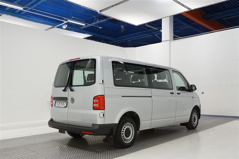 Volkswagen Transporter 2.0 TDI 150hk 9-sits Lång PDC exteriör