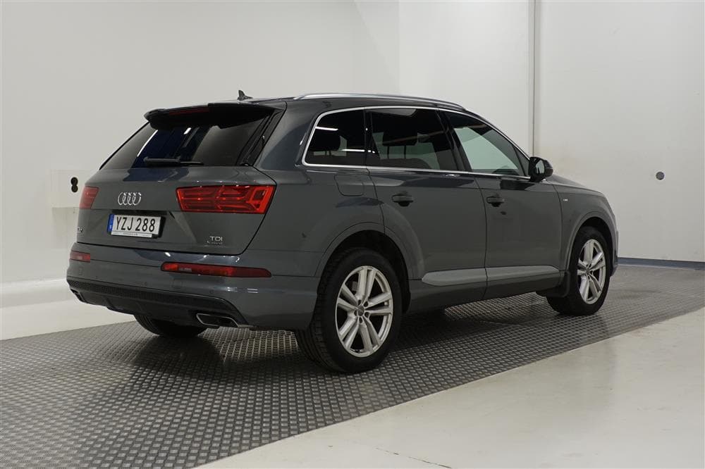 Audi Q7 TDI 272hk Quattro S-Line Cockpit Värmare BOSE 7-Sitsexteriör