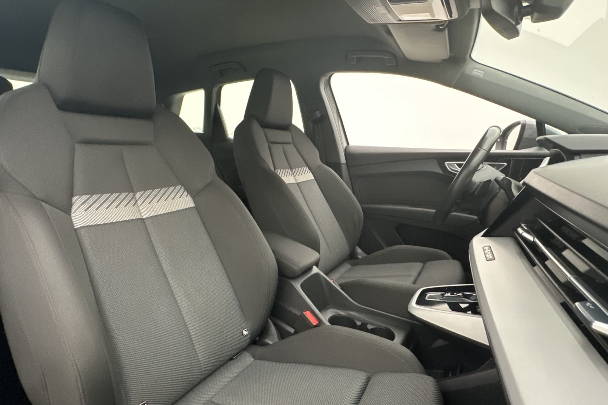 Audi Q4 50 e-tron Quattro 299hk Dragkrok CarPlay MOMS