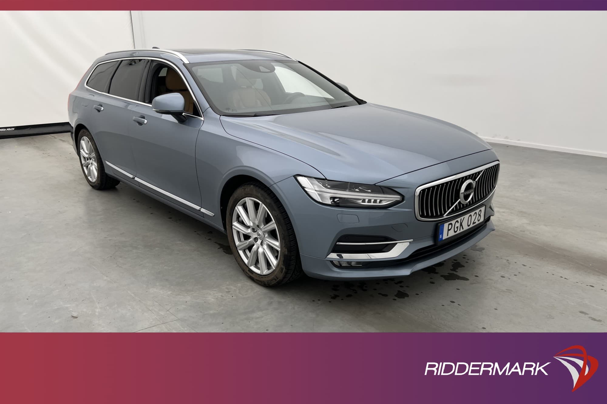 Volvo V90 D4