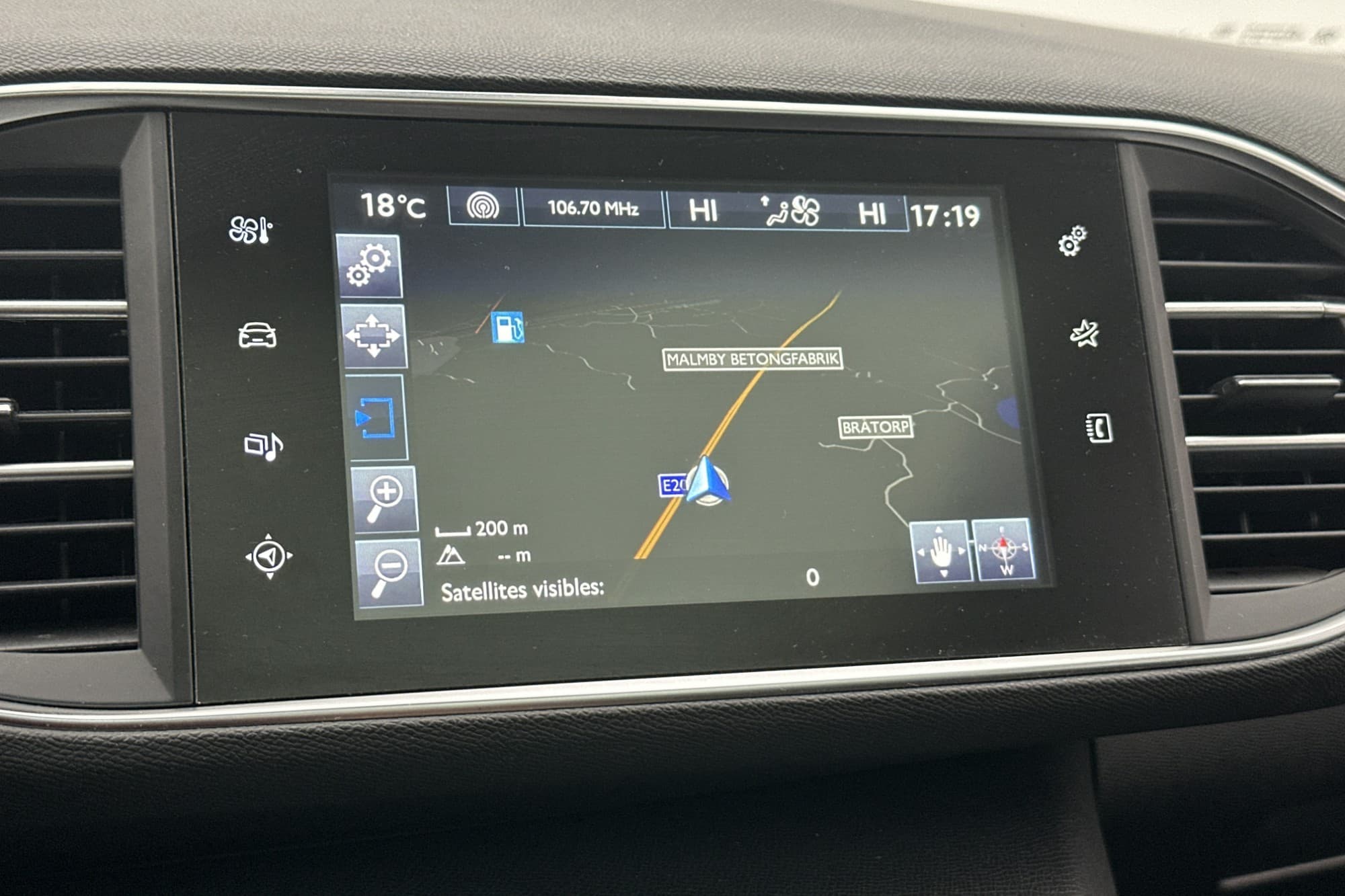 Peugeot 308 1.6 e-HDi 115hk Pano Navi Sensorer Farthållare