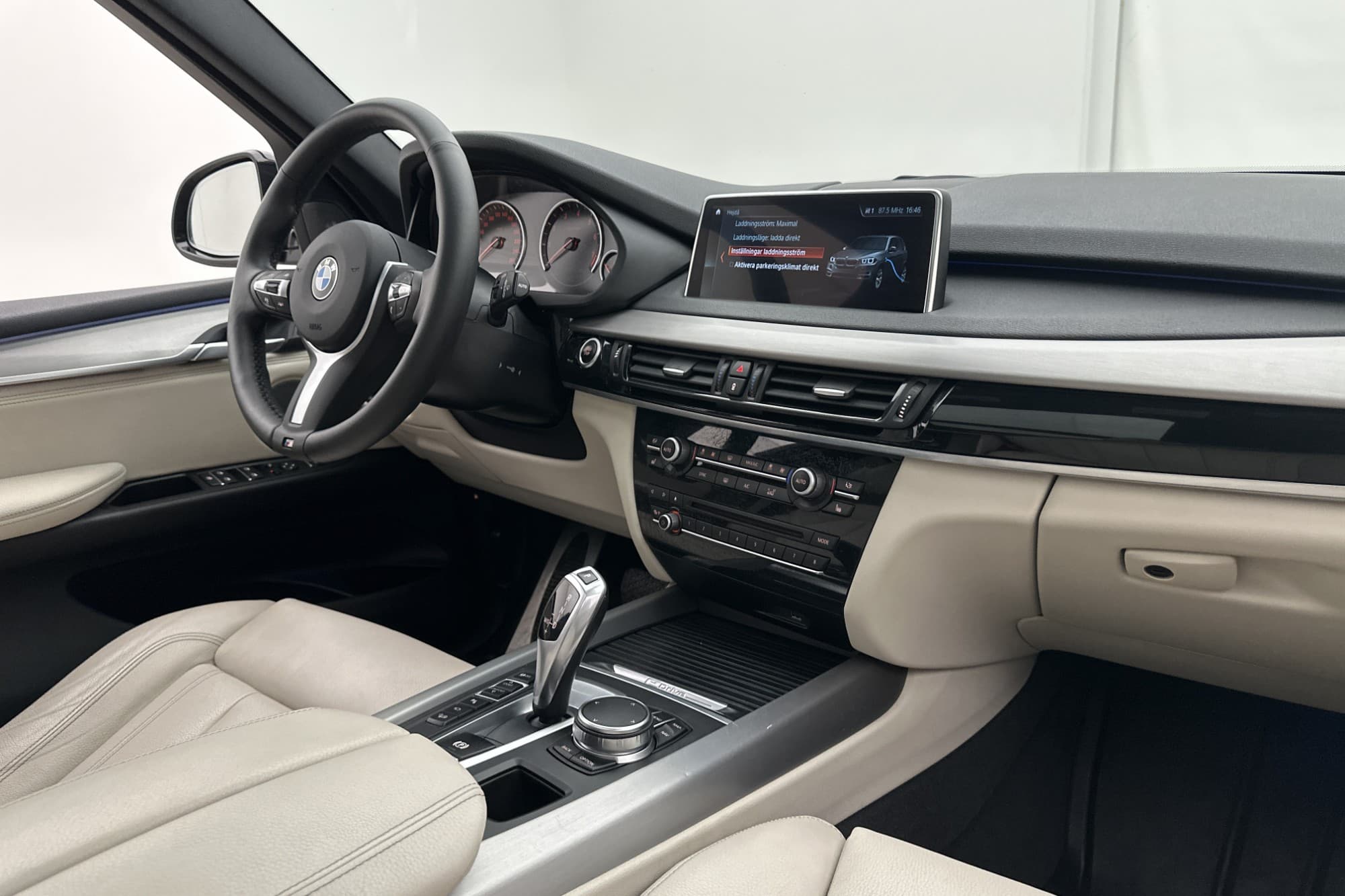 BMW X5 40e xDrive 313hk M Sport Navi kamera H/K Pano HUD