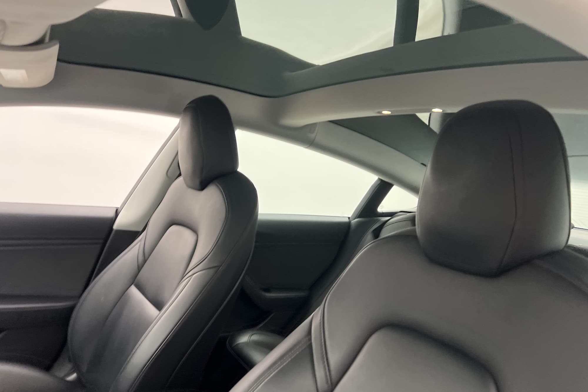 Tesla Model 3 Long Range AWD Autopilot Pano Svensksåld