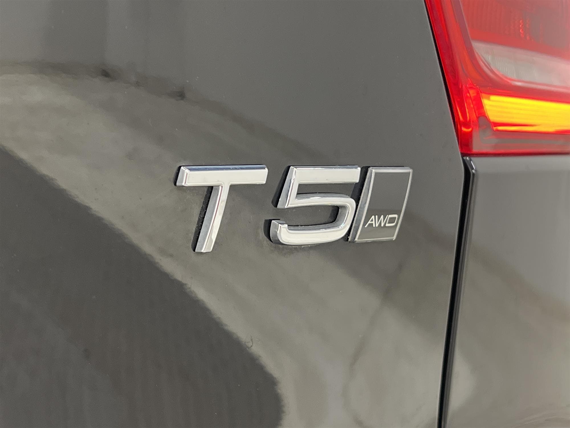 Volvo XC40 T5 AWD 247hk Voc B-Värm Drag B-Kamera Navi BLIS