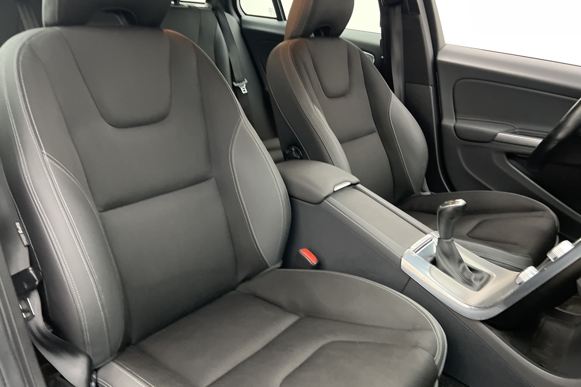 Volvo V60 D4 181hk Momentum P-Värmare Farthållare