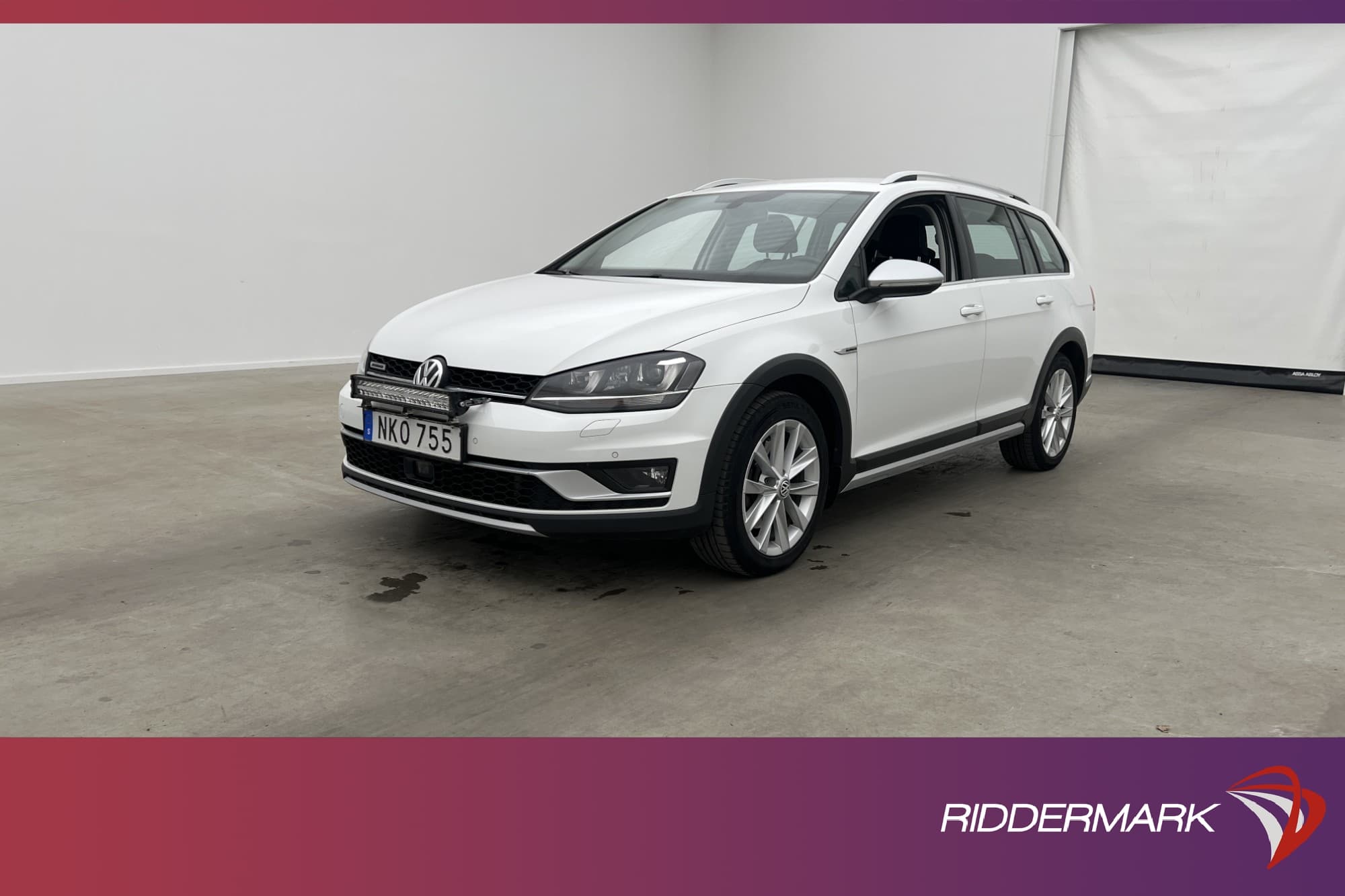 Volkswagen Golf Alltrack TDI 4M Värmare Kamera Drag CarPlay