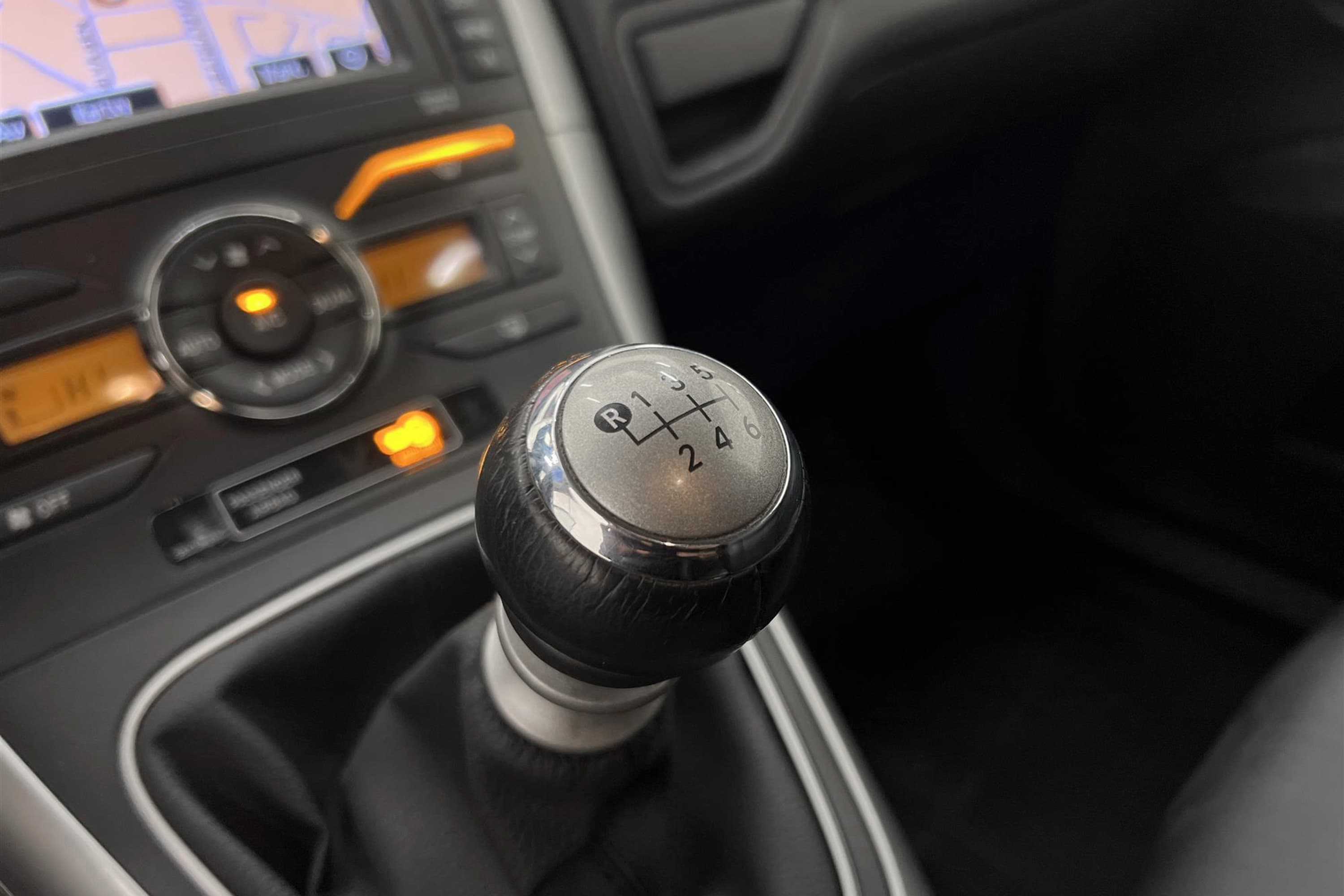 Toyota Auris  2.2 D-CAT 177hk 1 Bruk Navi Drag BKamera Skinn