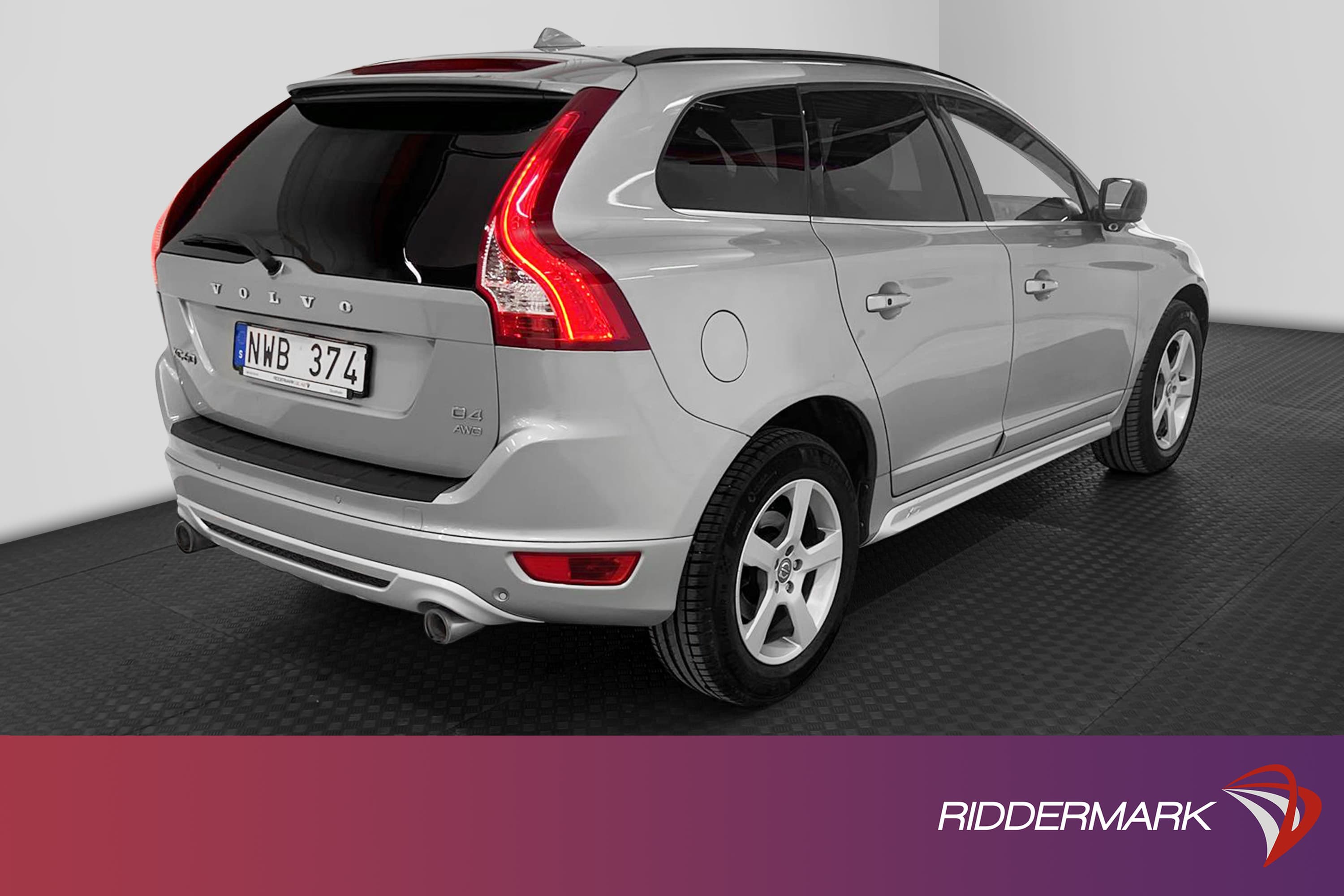 Volvo XC60 D4 AWD 163hk R Design Voc D-Värm Pano Navi BLIS