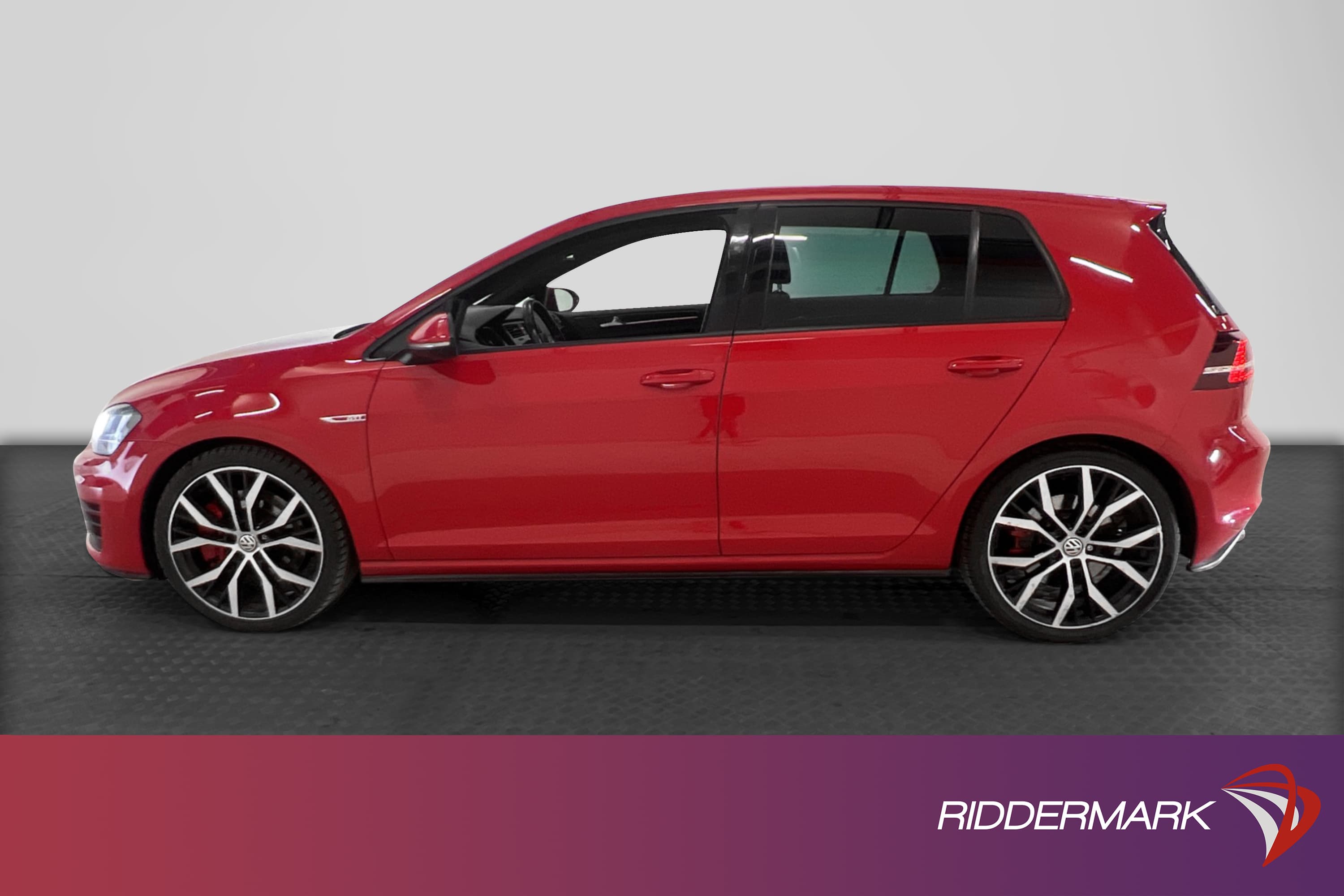Volkswagen Golf GTI Performance 2.0 TSI 230hk
