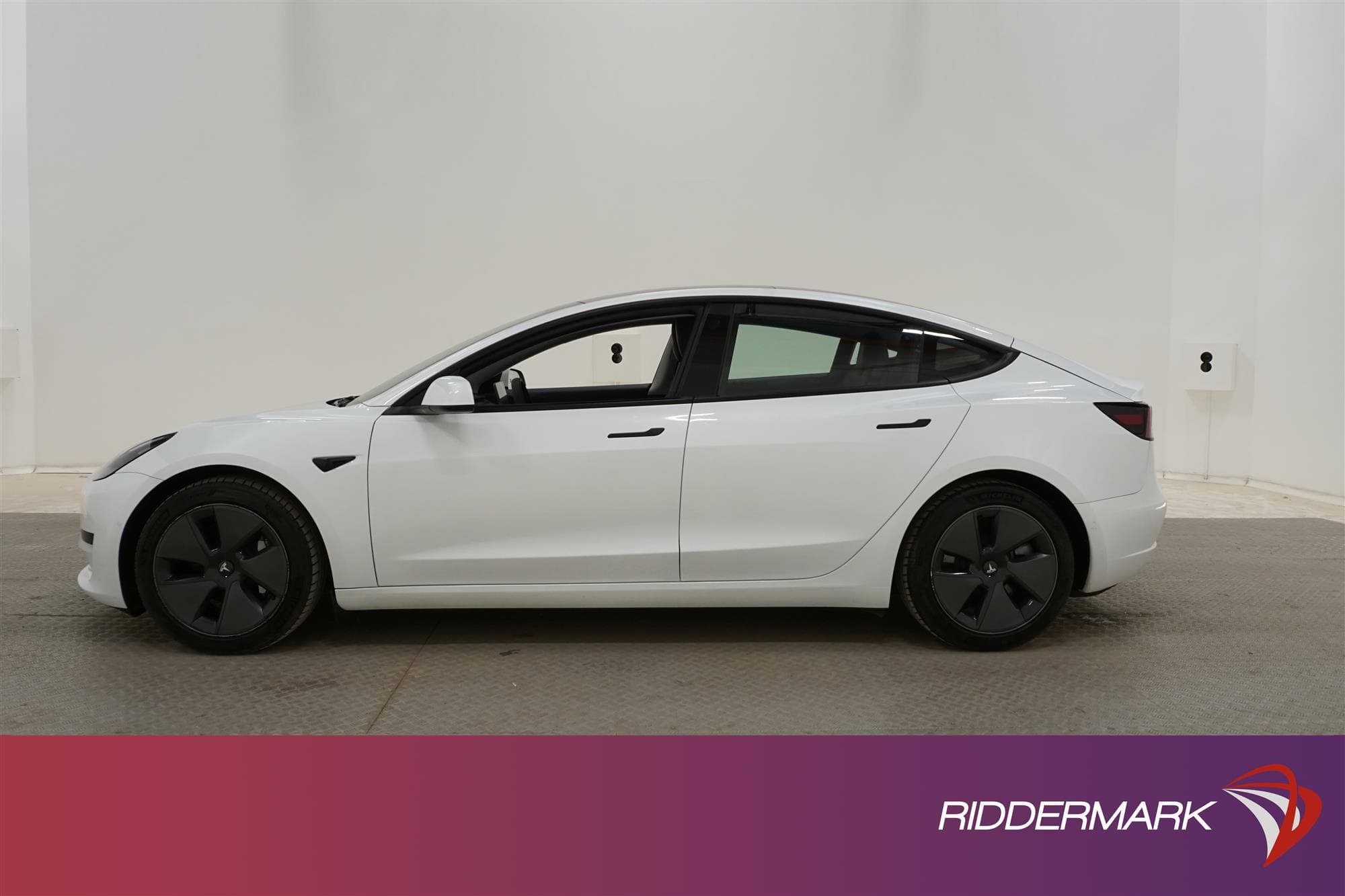 Tesla Model 3 Standard Range Plus 258hk