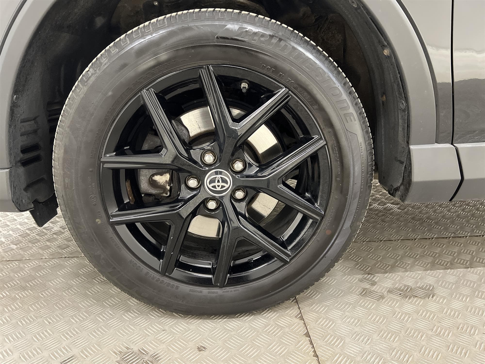 Toyota  Hybrid 2.5 AWD CVT 197hk M-Värm B-Kam Drag 0,56L/mil