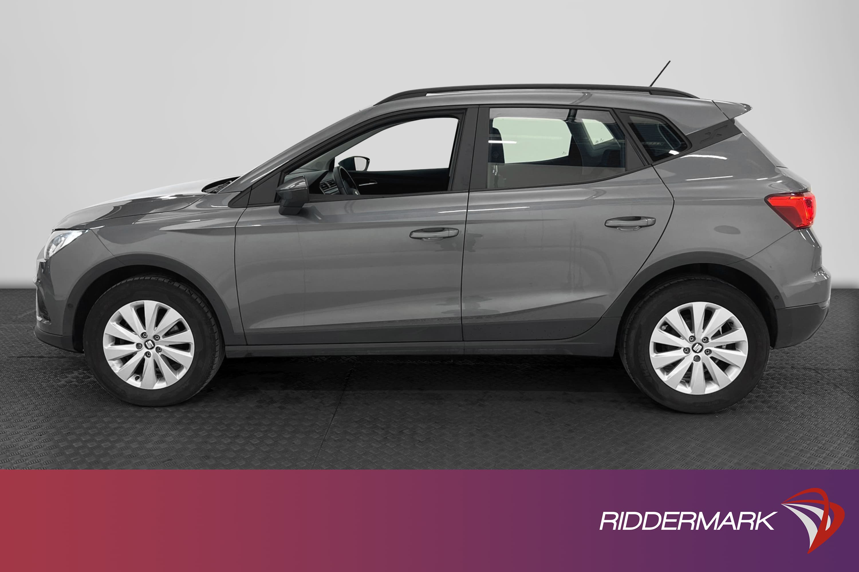 SEAT Arona 1.0 TSI 95hk Carplay PDC 360kr Skatt