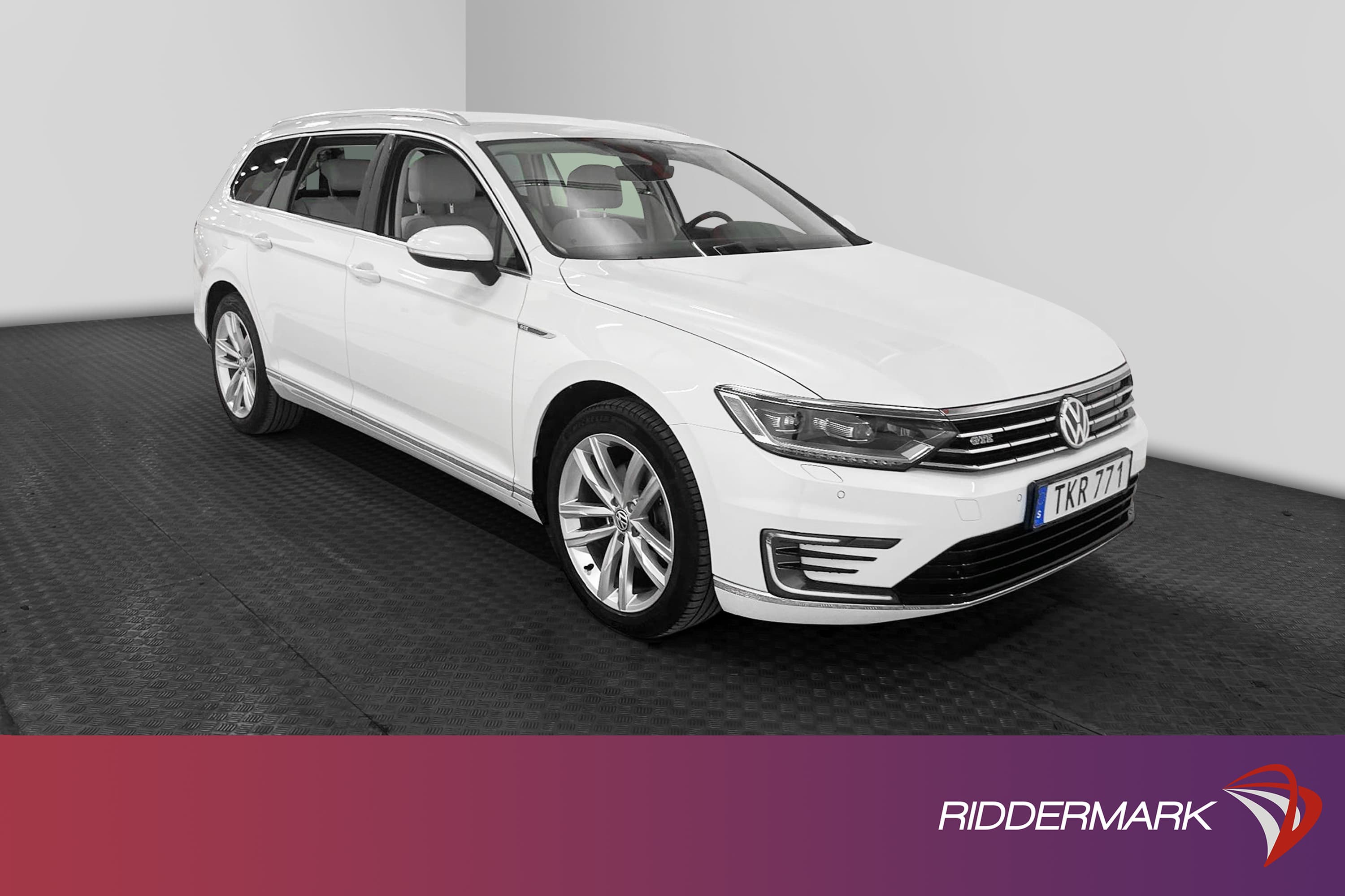 Volkswagen Passat GTE 218hk