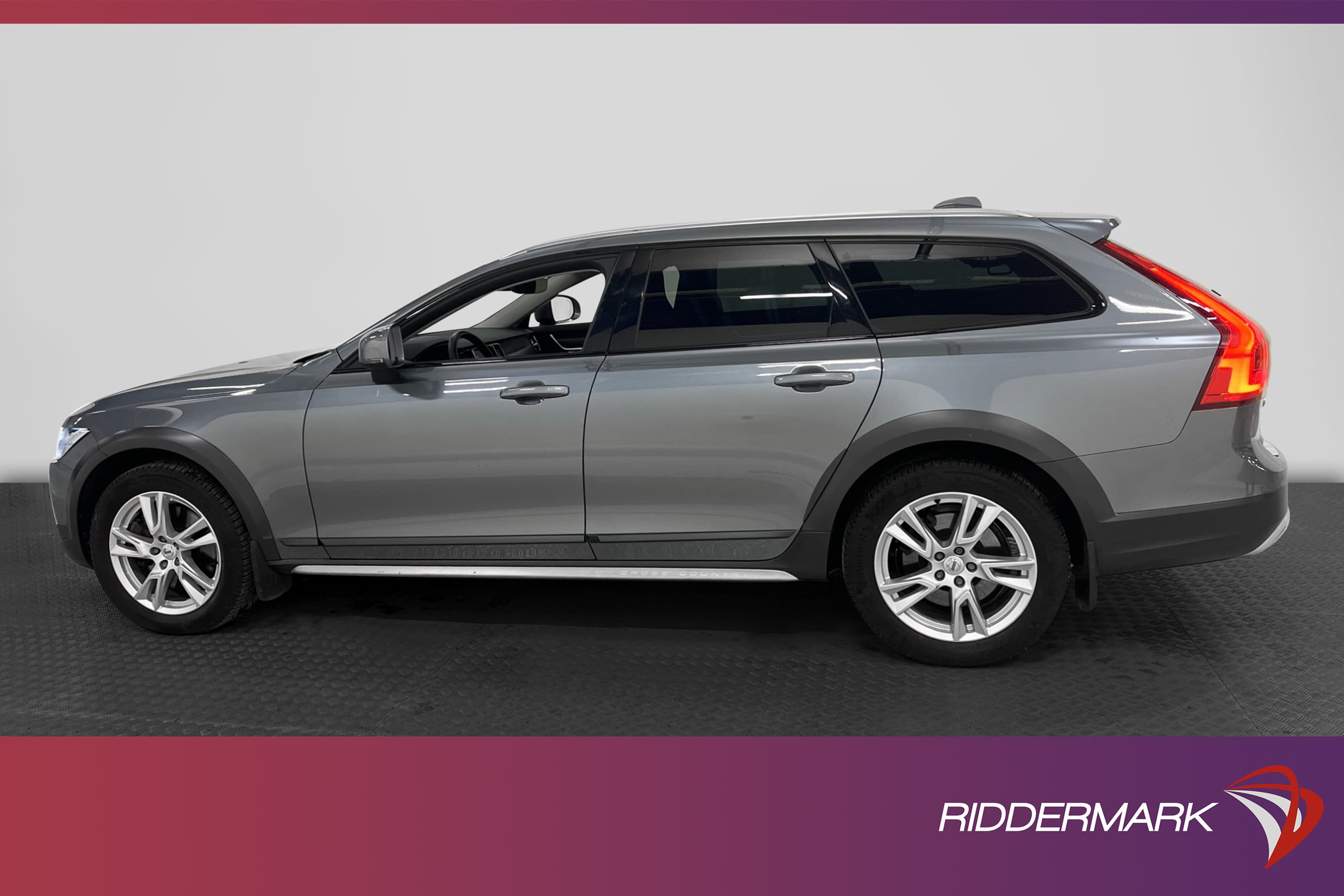 Volvo V90 Cross Country D4