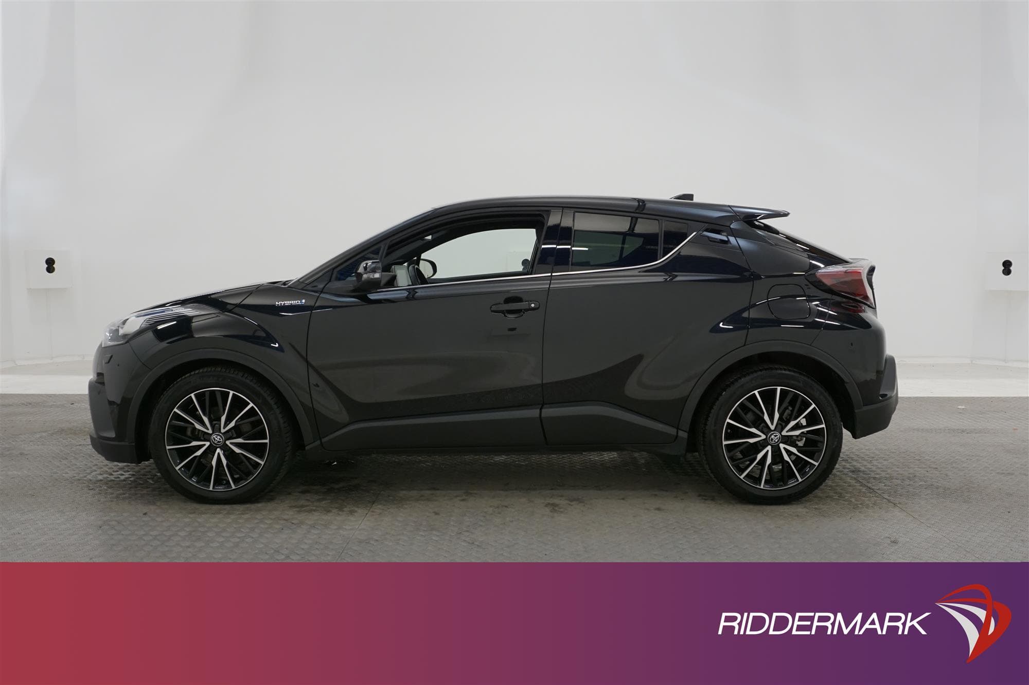 Toyota C-HR Hybrid CVT 122hk
