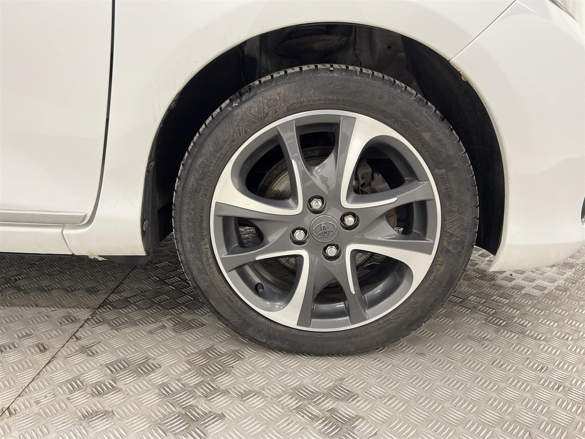 Toyota Yaris 1.33 99hk 2 Brukare Drag B-Kam 0,54L/mil