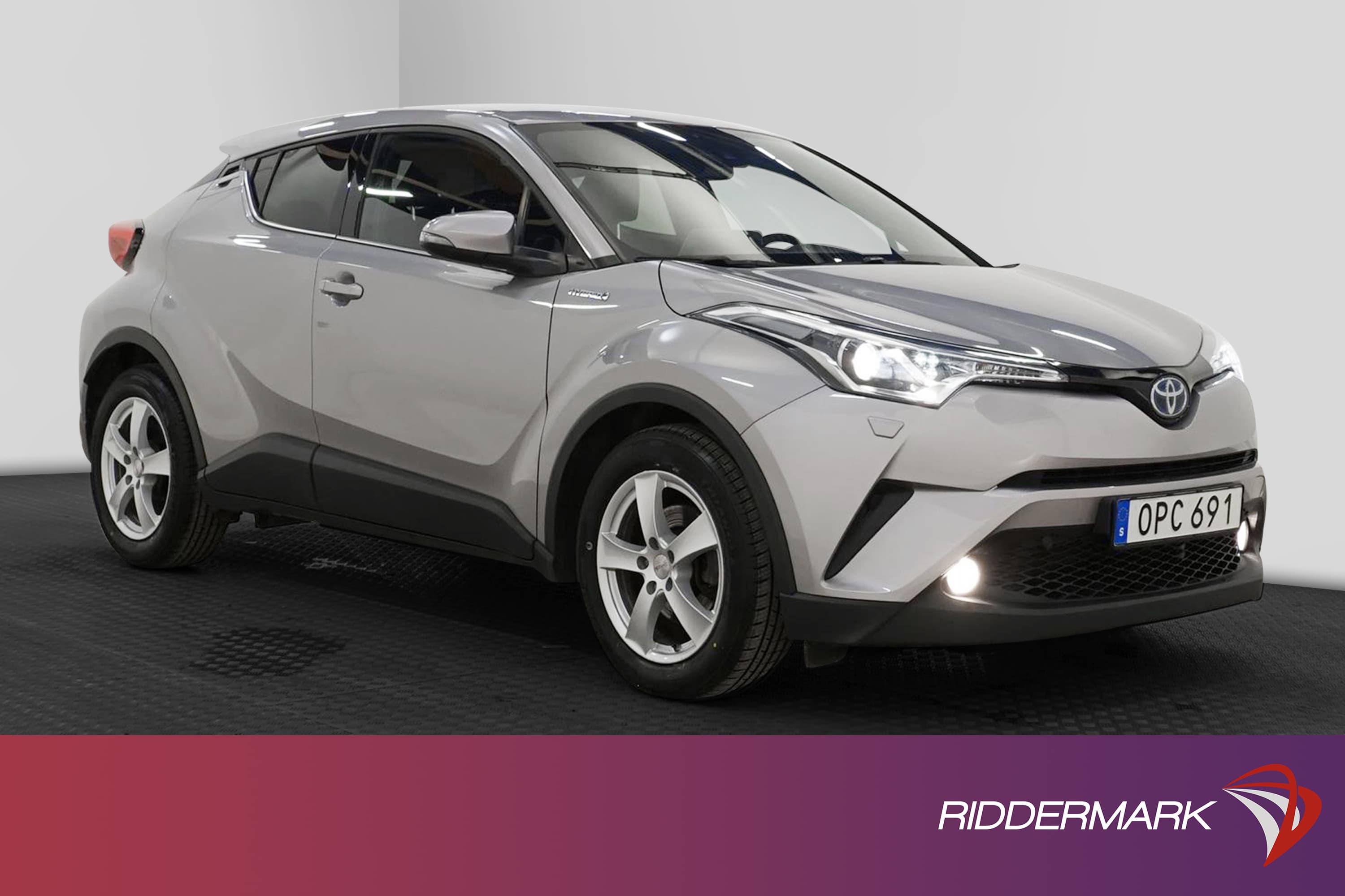 Toyota C-HR Hybrid 122hk Executive M-Värm Skinn JBL B-Kamera