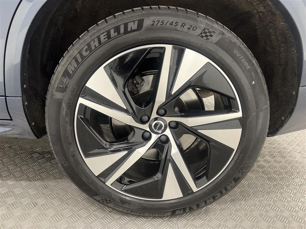 Volvo XC90 B5 AWD R-Design 7-sits D-värm GPS VOC 0,56l/mil