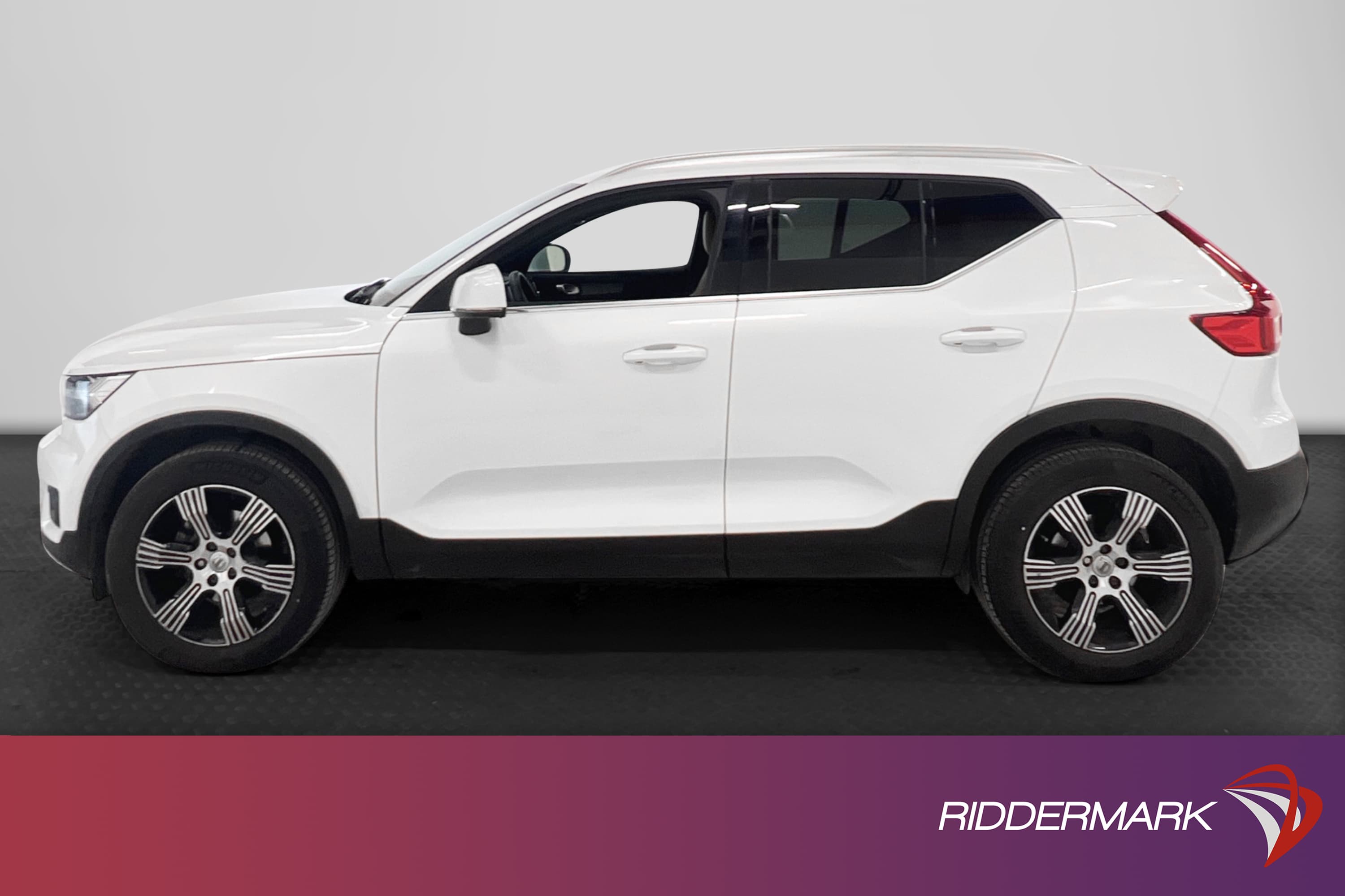 Volvo XC40 T3 163hk Inscription Skinn VoC Navi B-kamera 