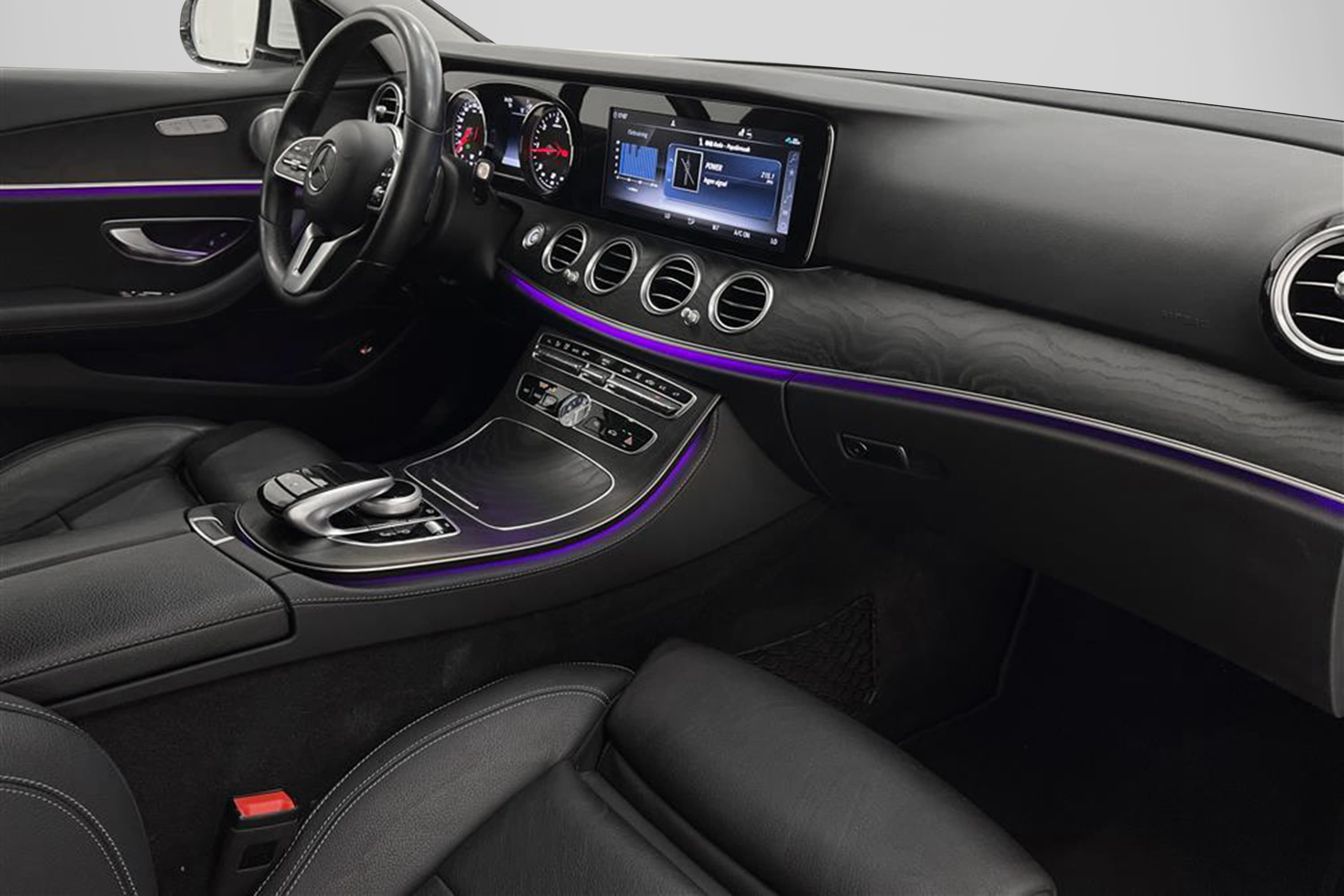 Mercedes-Benz E 220 d 4M All-T Burmester 360° Drag Värmareinteriör