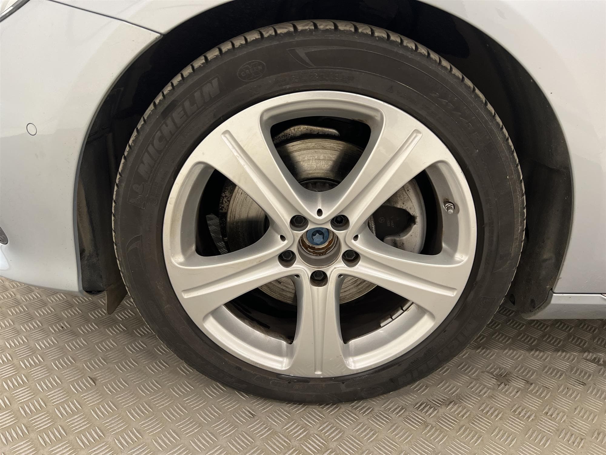 Mercedes-Benz E 220 d 4Matic Navi Backkamera PDC 0.47l/mil