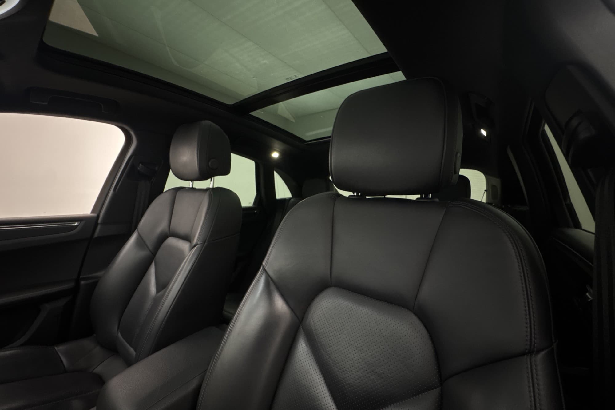 Porsche Macan PDK 245hk Pano P-Värm BOSE Drag Kamera CarPlay