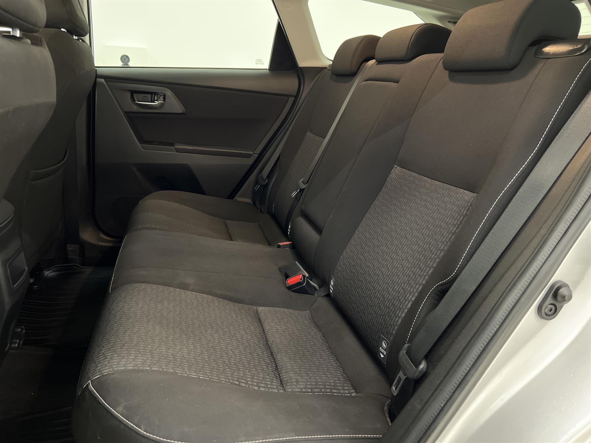 Toyota Auris Hybrid e-CVT 136hk 2 Brukare B-Kam