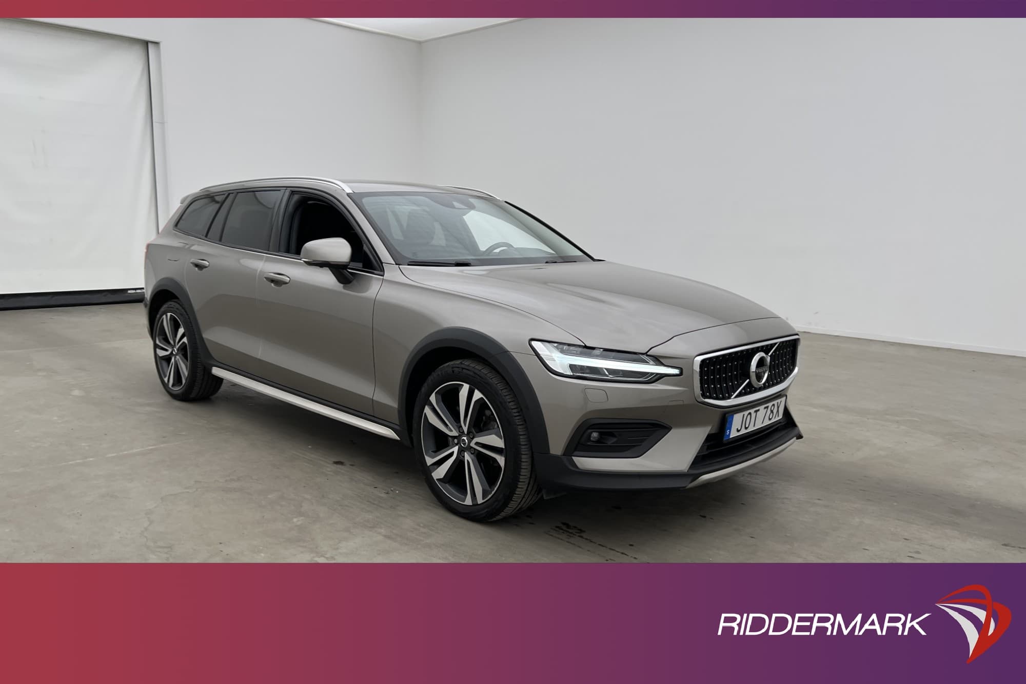 Volvo V60 Cross Country B4 AWD