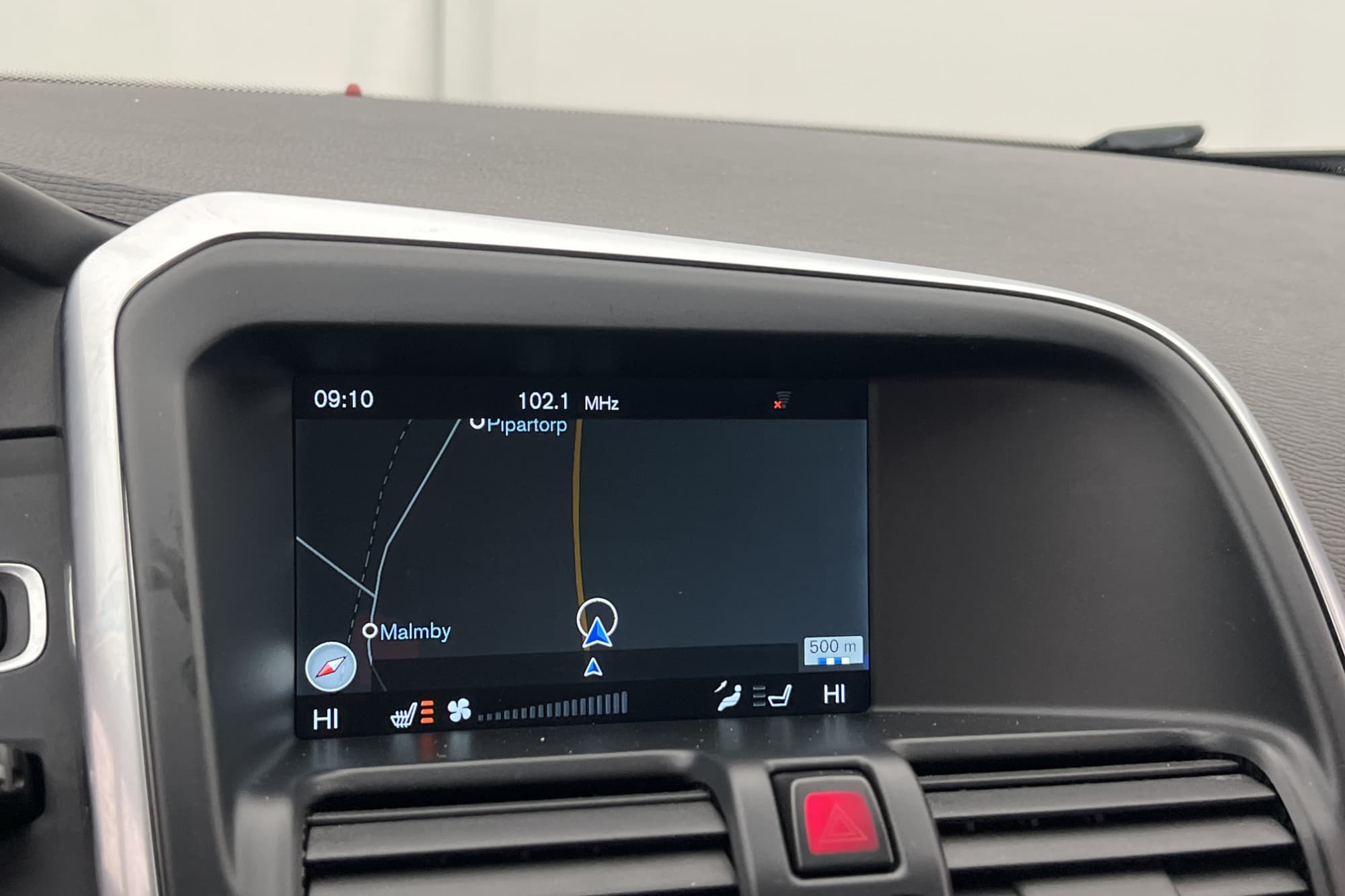Volvo XC60 D4 AWD 181hk Momentum P-Värmare Drag Navi