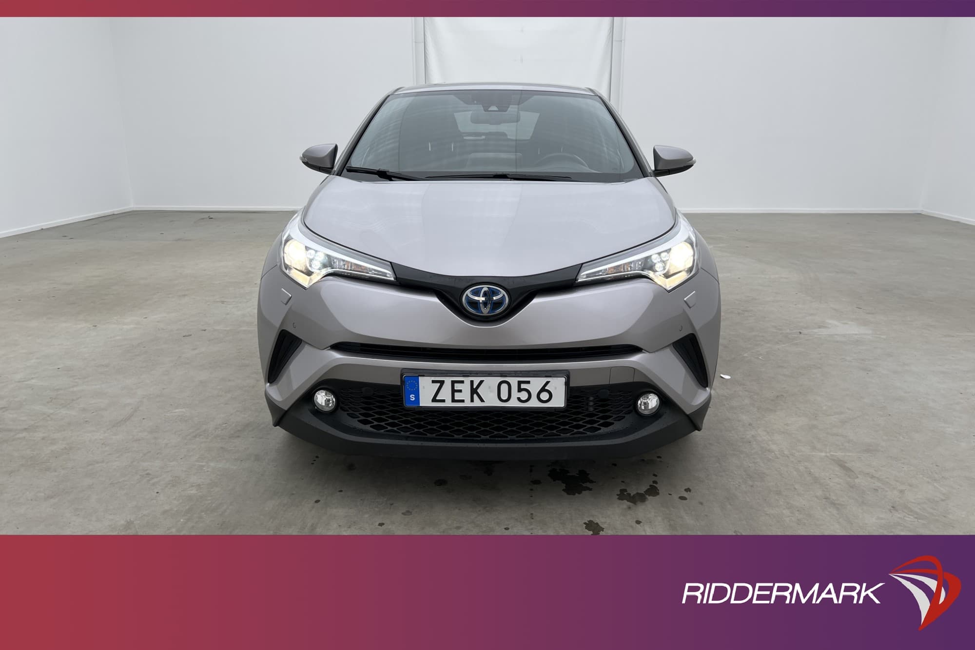Toyota C-HR Hybrid 122hk