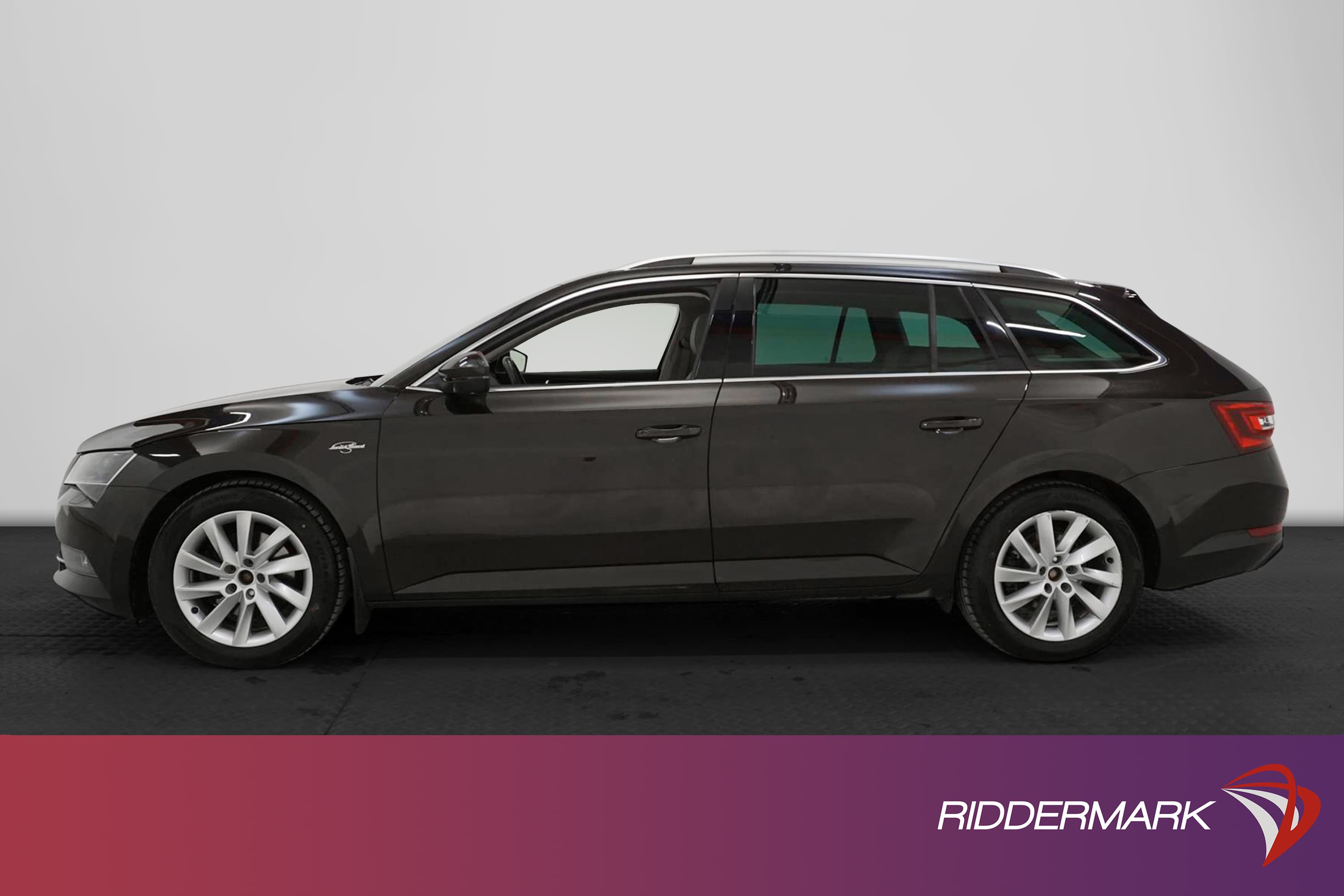 Skoda Superb Kombi 2.0 TDI 4x4 190hk L&K Värmare Pano Drag
