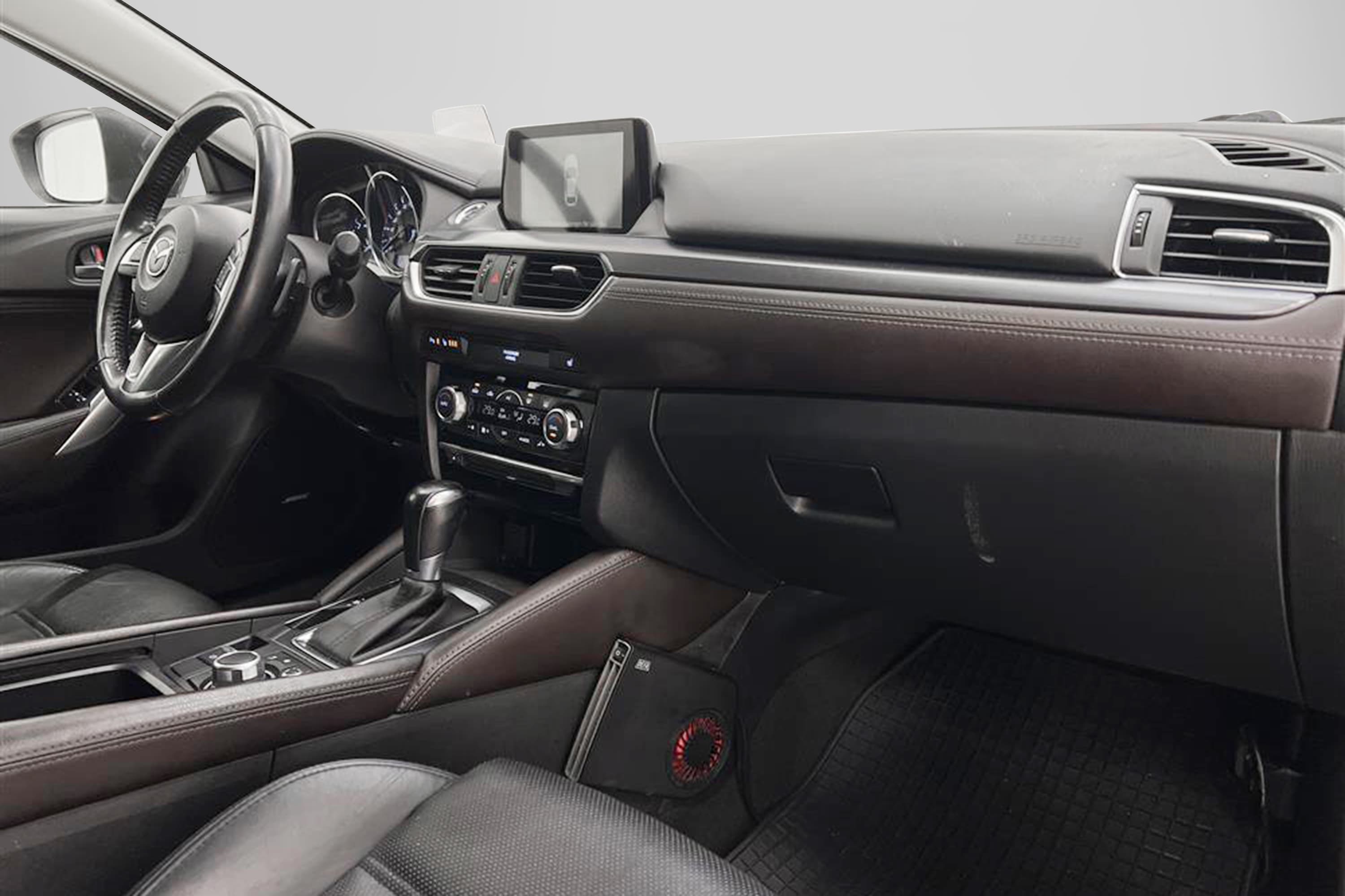 Mazda 6 Kombi 2.2 AWD 175hk Optimum BOSE Kamera Värmare Naviinteriör