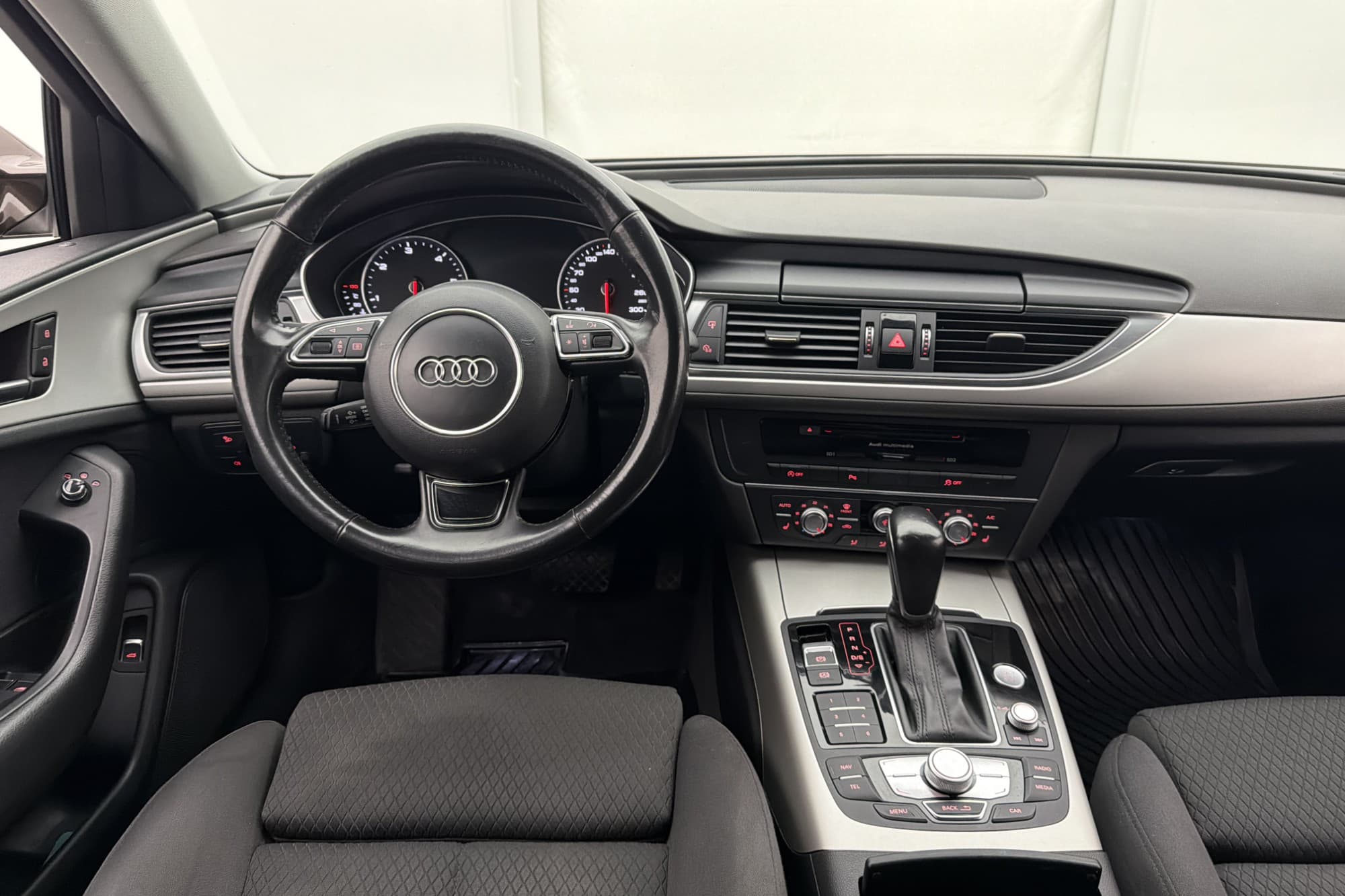 Audi A6 Avant  2.0 TDI Ultra 190hk Proline Dragkrok Sensorer