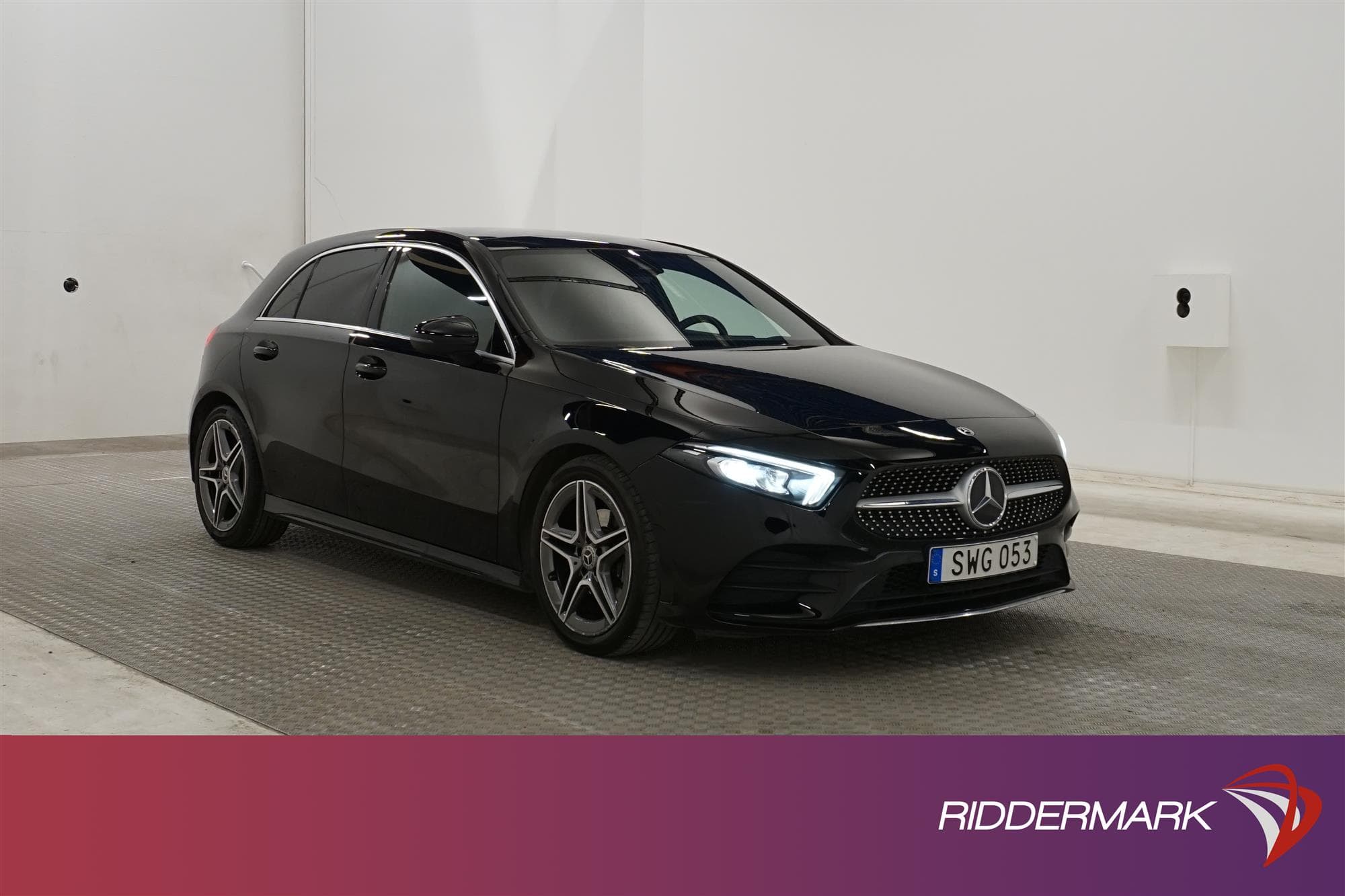 Mercedes-Benz A 200 7G-DCT 163hk AMG Sport B-Kam Pano 
