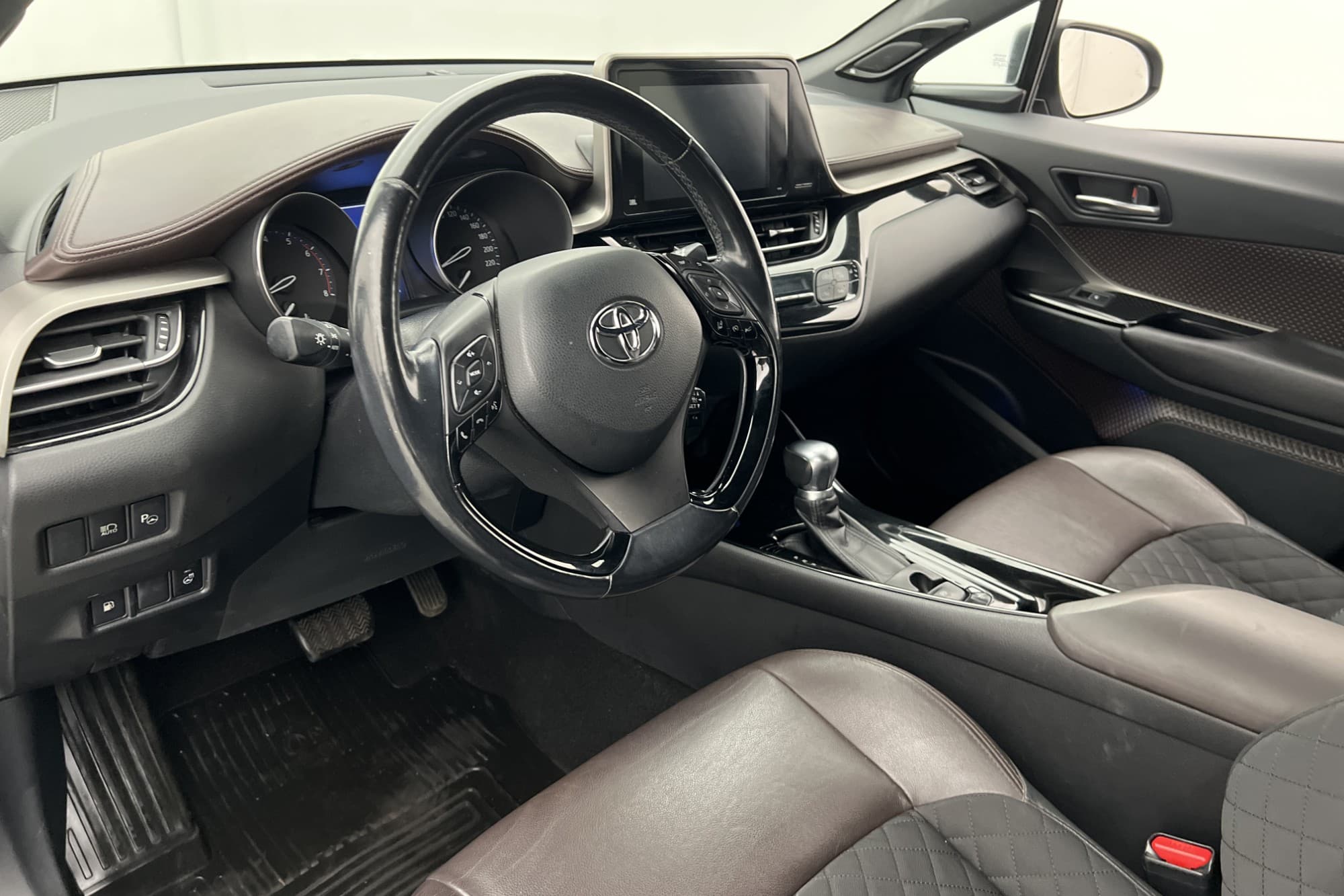 Toyota C-HR 1.2 AWD 116hk Executive JBL Kamera Rattvärm Drag