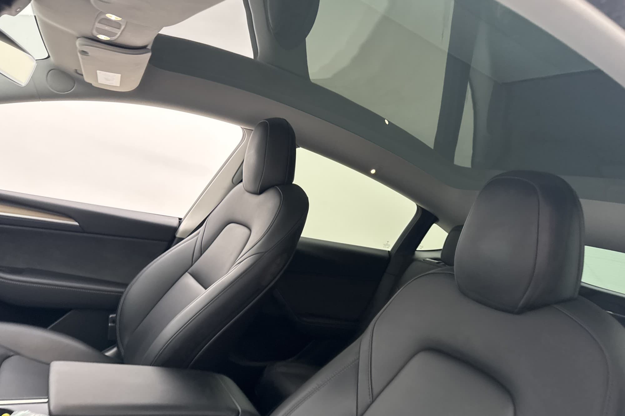 Tesla Model Y Long Range AWD Svensksåld Rattvärme AP MOMS