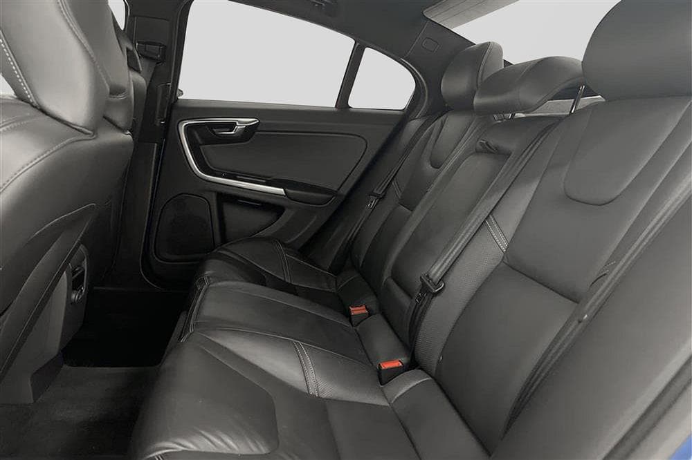 Volvo S60 D4 AWD 190hk R-Design VOC Värmare Taklucka BLIS interiör