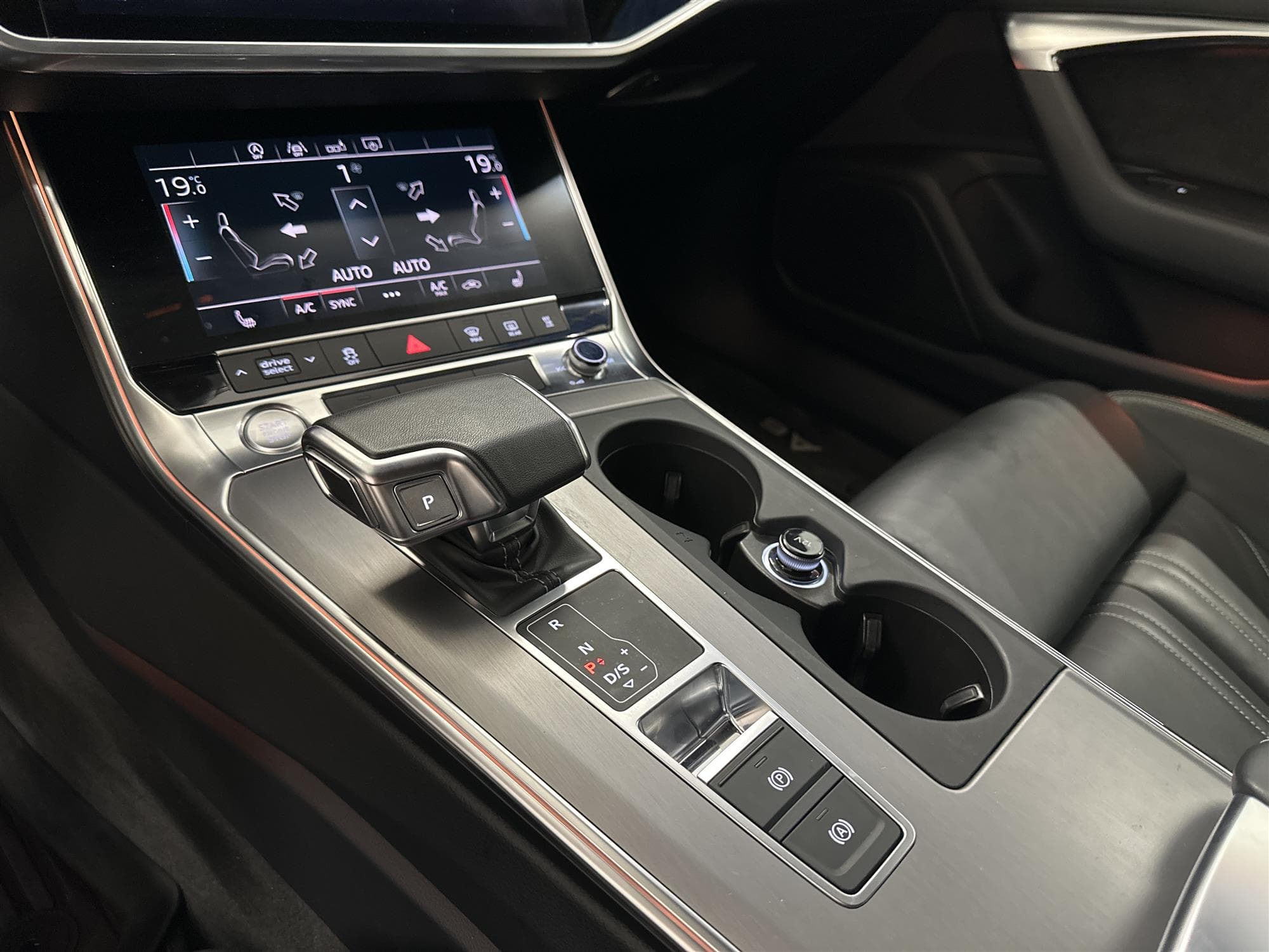 Audi A6 Avant 45 TDI Q 231hk S Line D-Värm Drag Cockpit 360