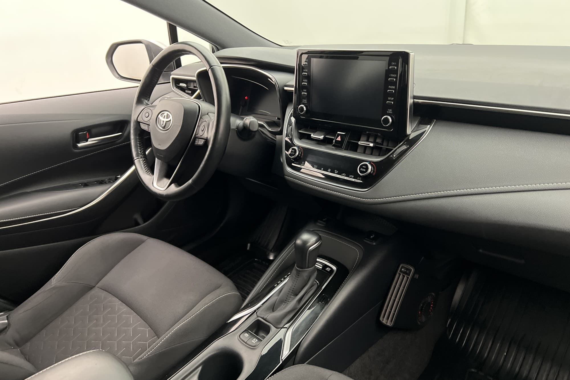 Toyota Corolla Touring Sports Hybrid Style Kamera M&K-Värm