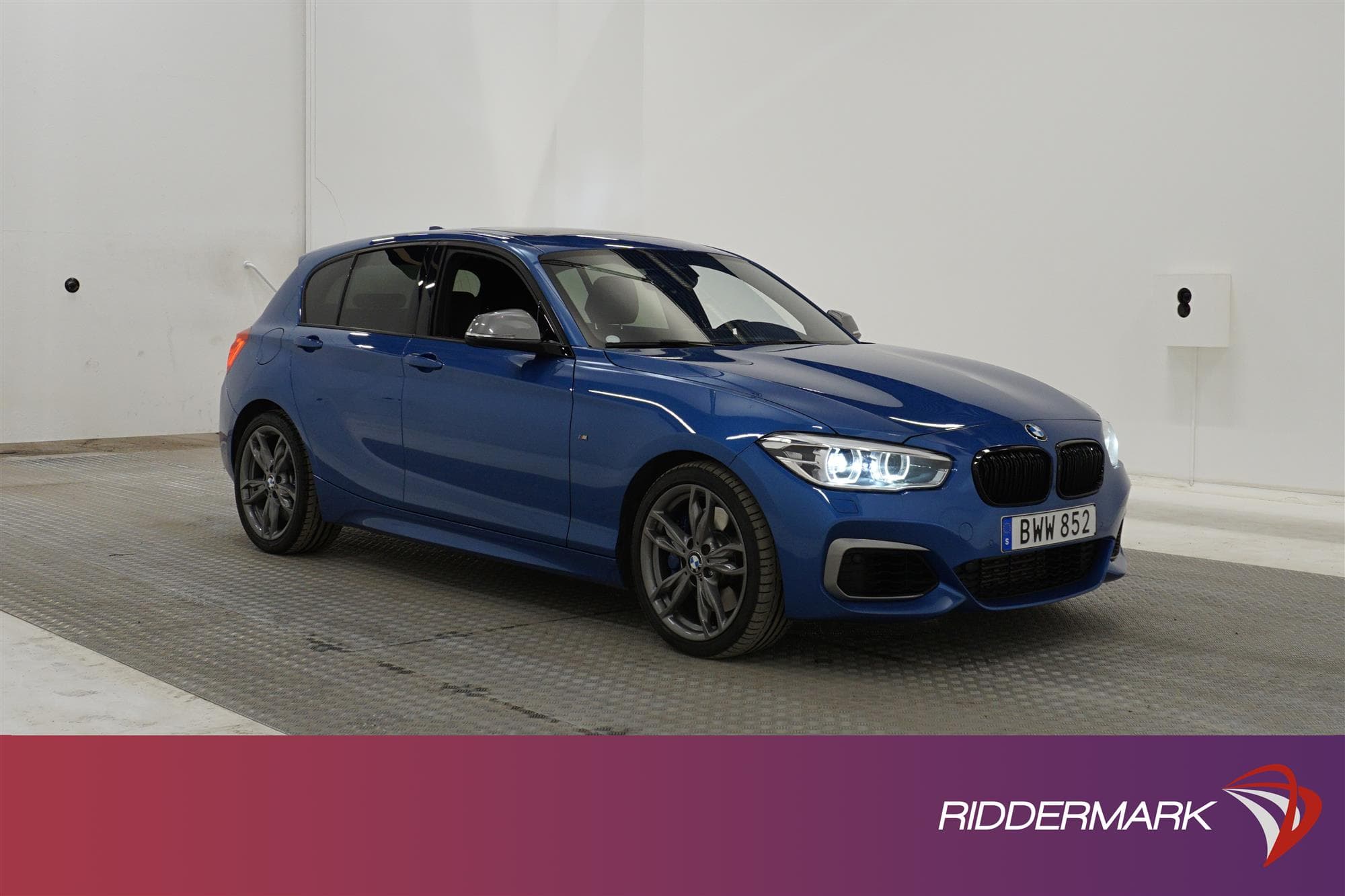 BMW M135i xDrive 326hk